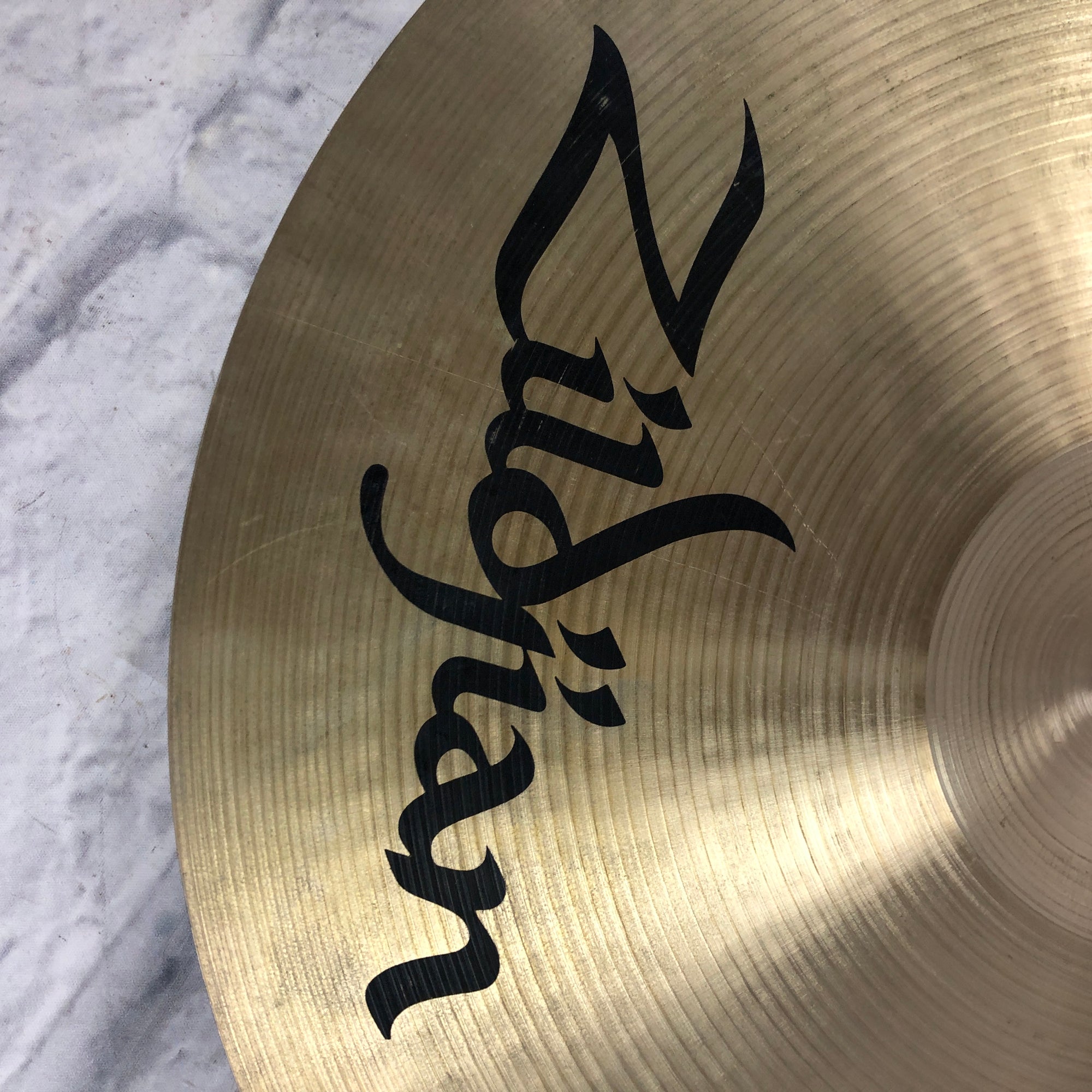 Zildjian Avedis 16 Medium Crash Cymbal