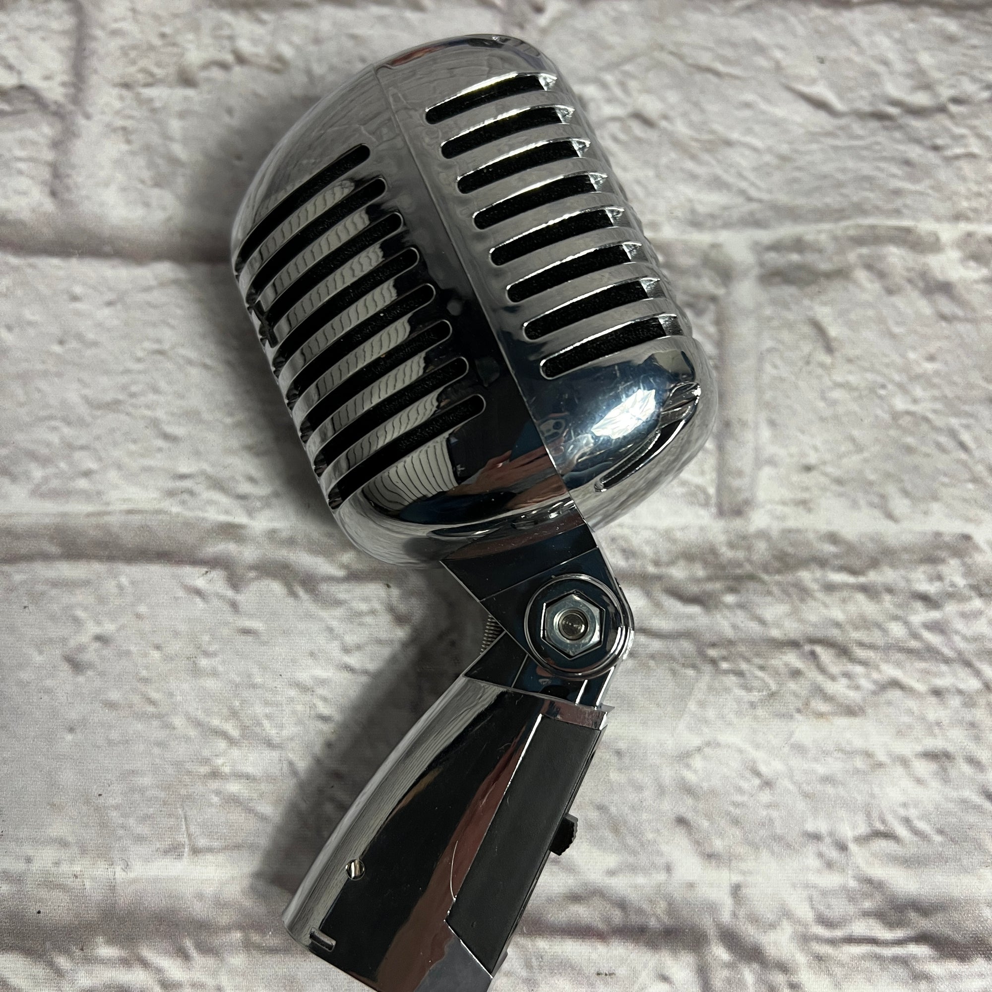 Pyle Pro PDMICR42 Classic Retro Dynamic Microphone