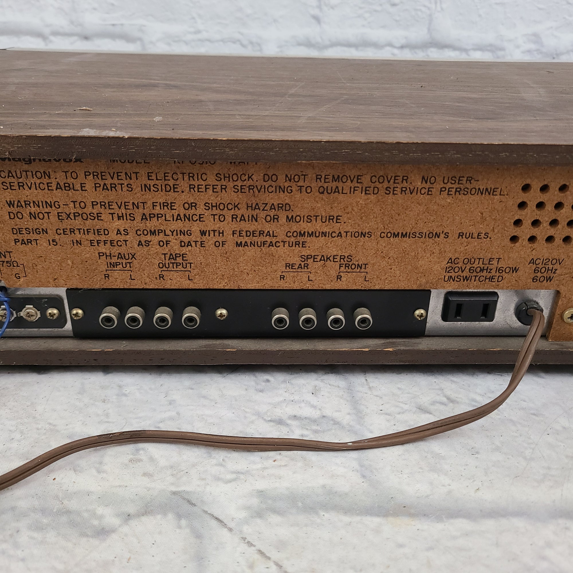 Magnavox 8-Track AM/FM Cassette Player