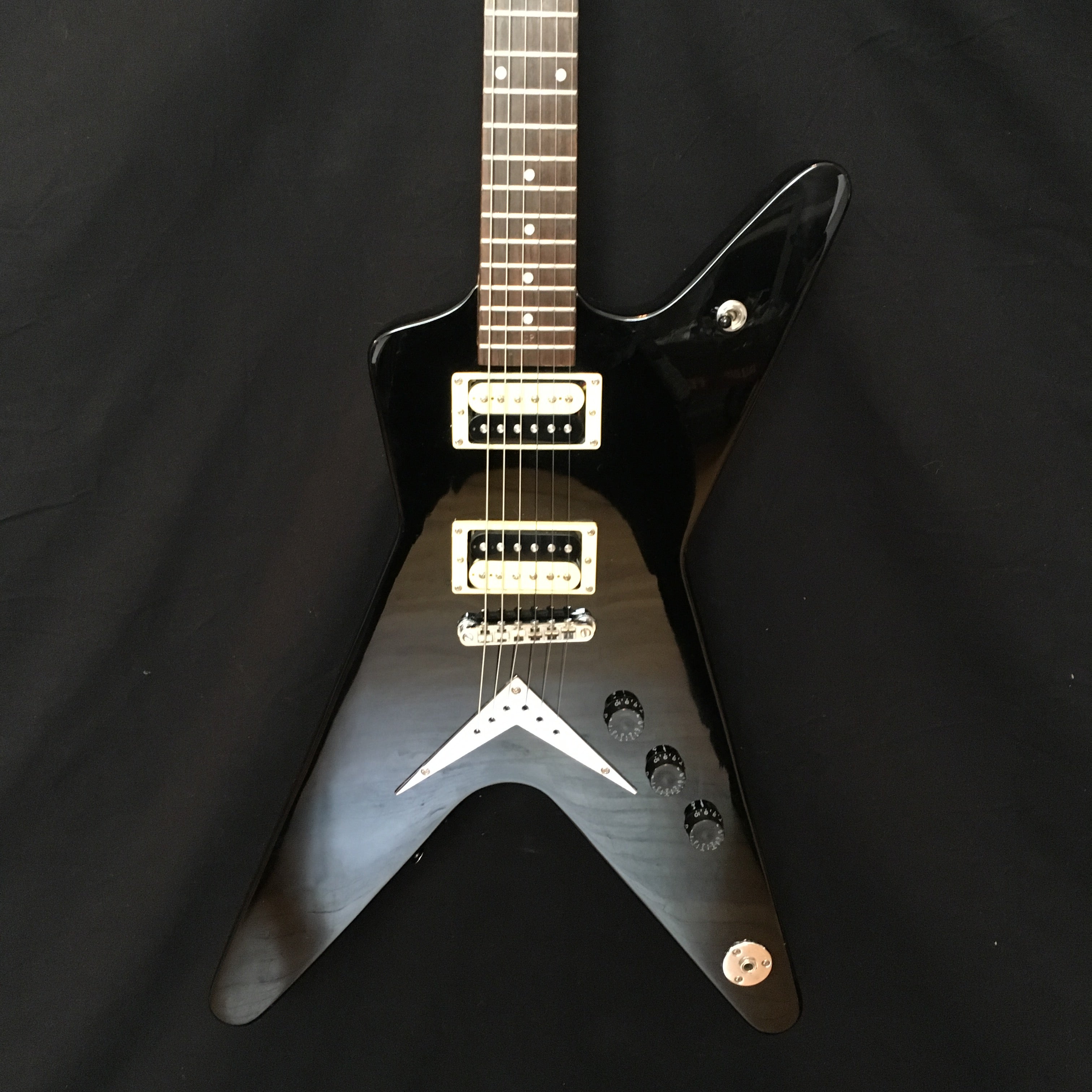 Dean ML X Guitar w/ Hard Case - Evolution Music