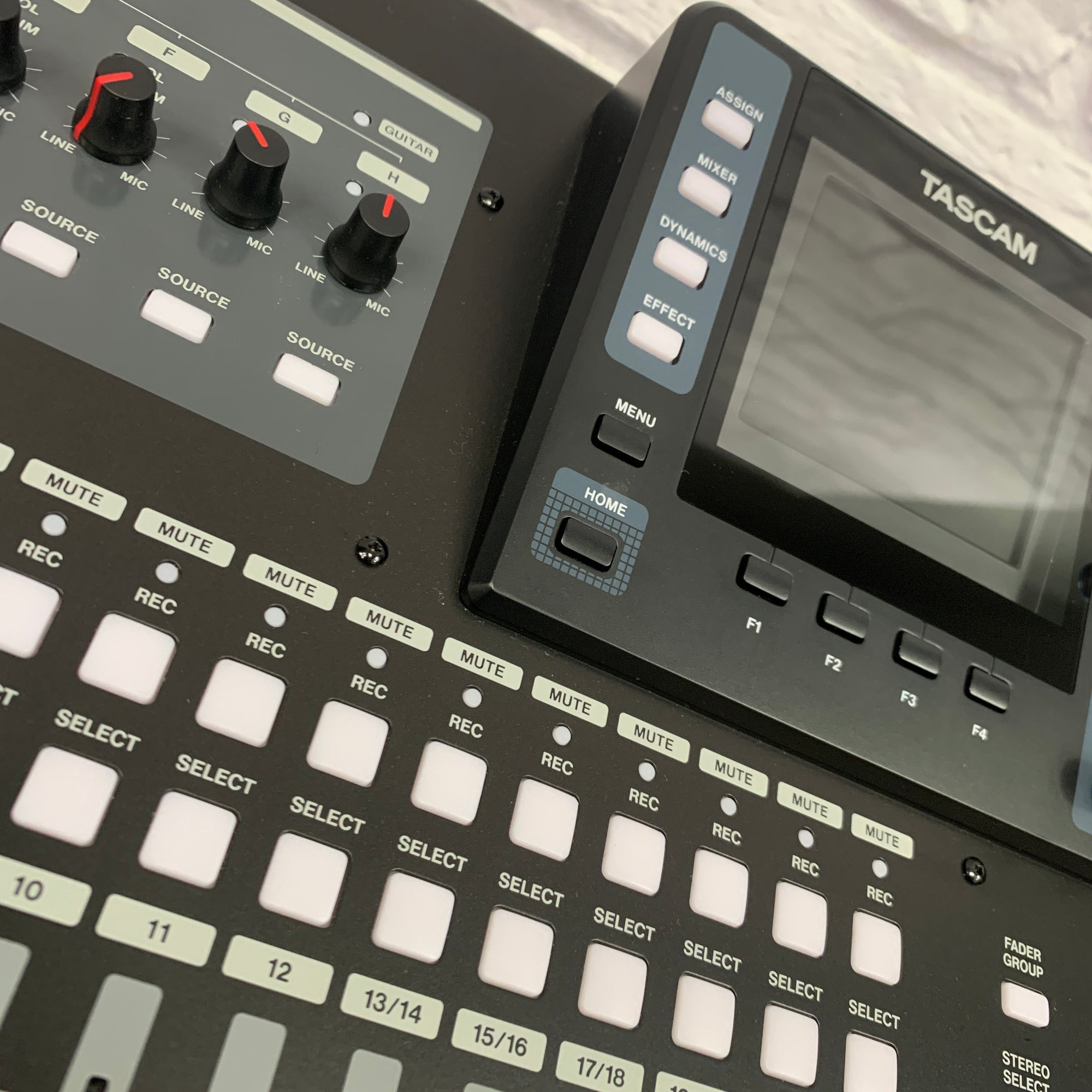 Tascam DP-24SD Digital Portastudio