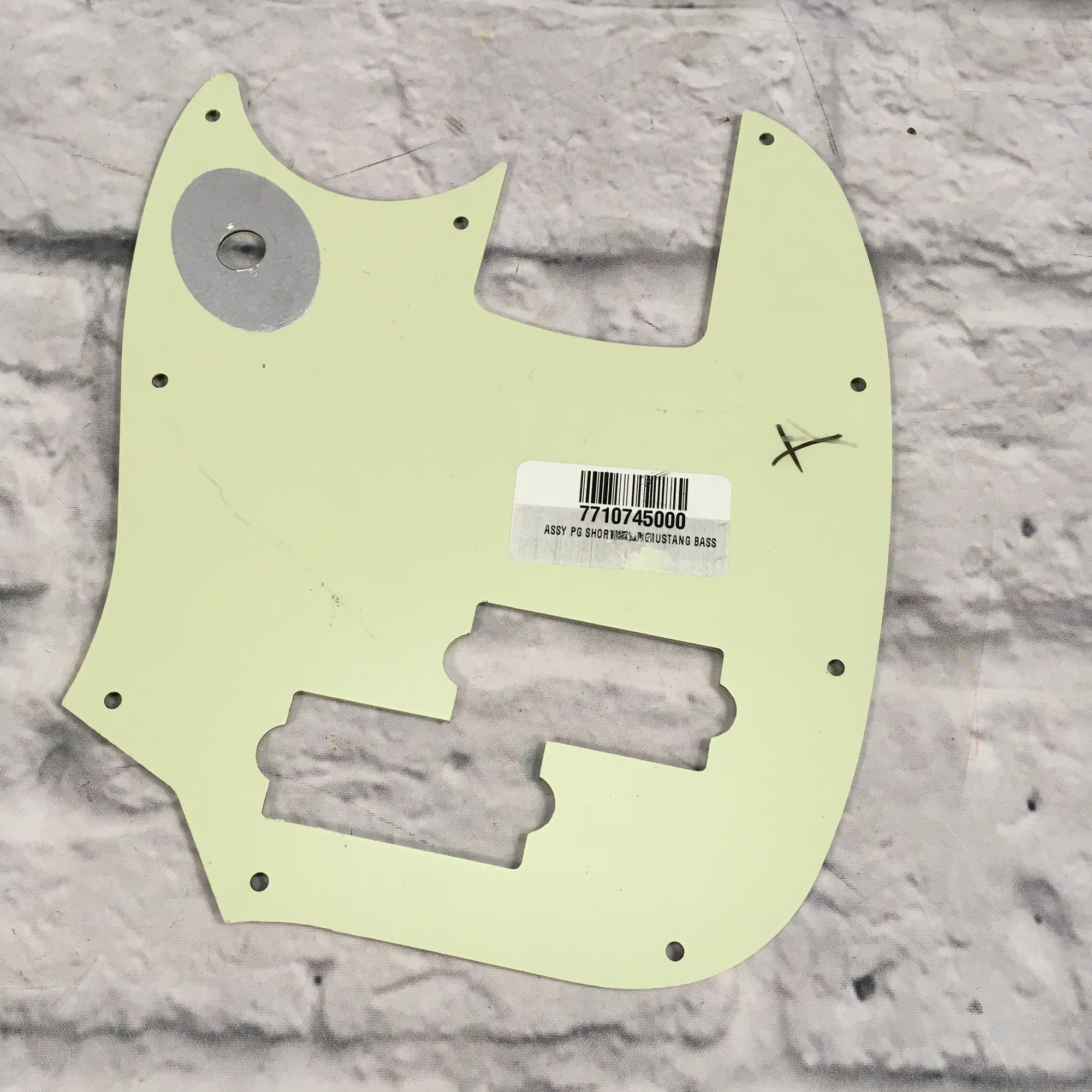 Fender Mustang Bass Pickguard