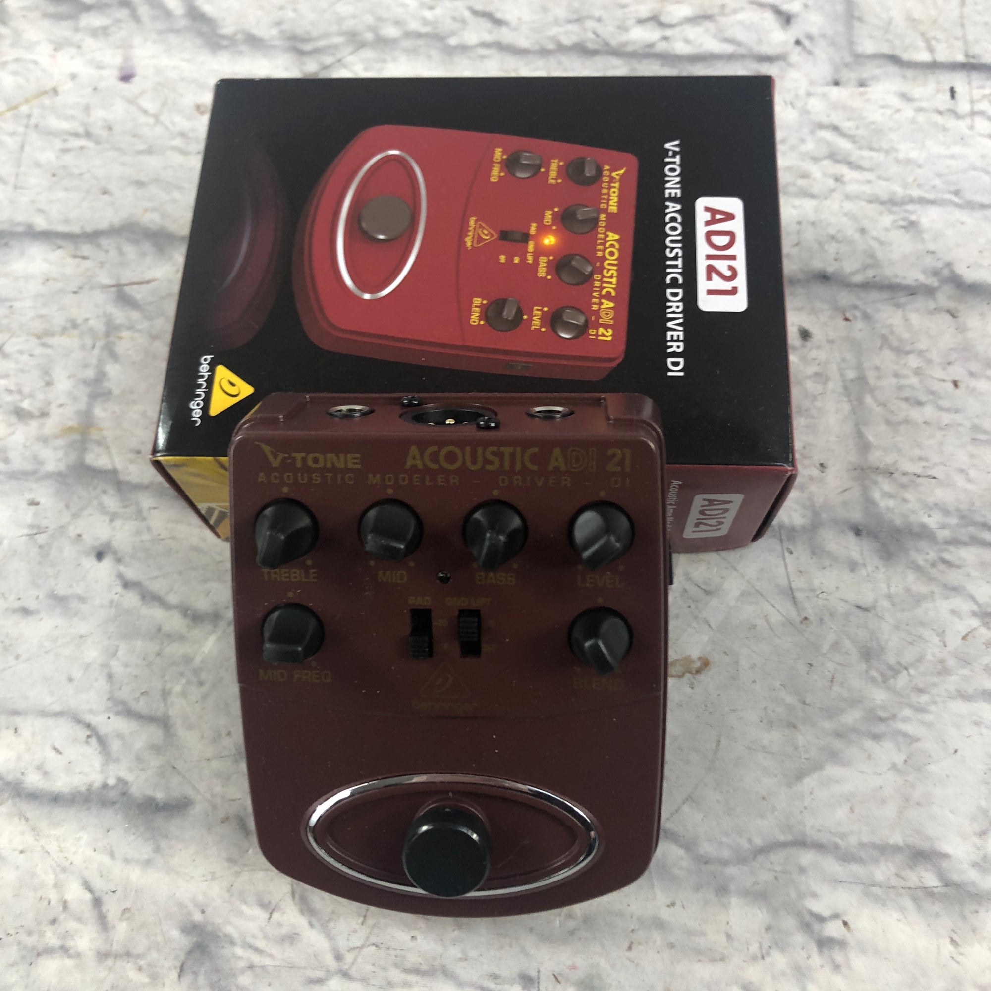 Behringer ADI21 DI Box