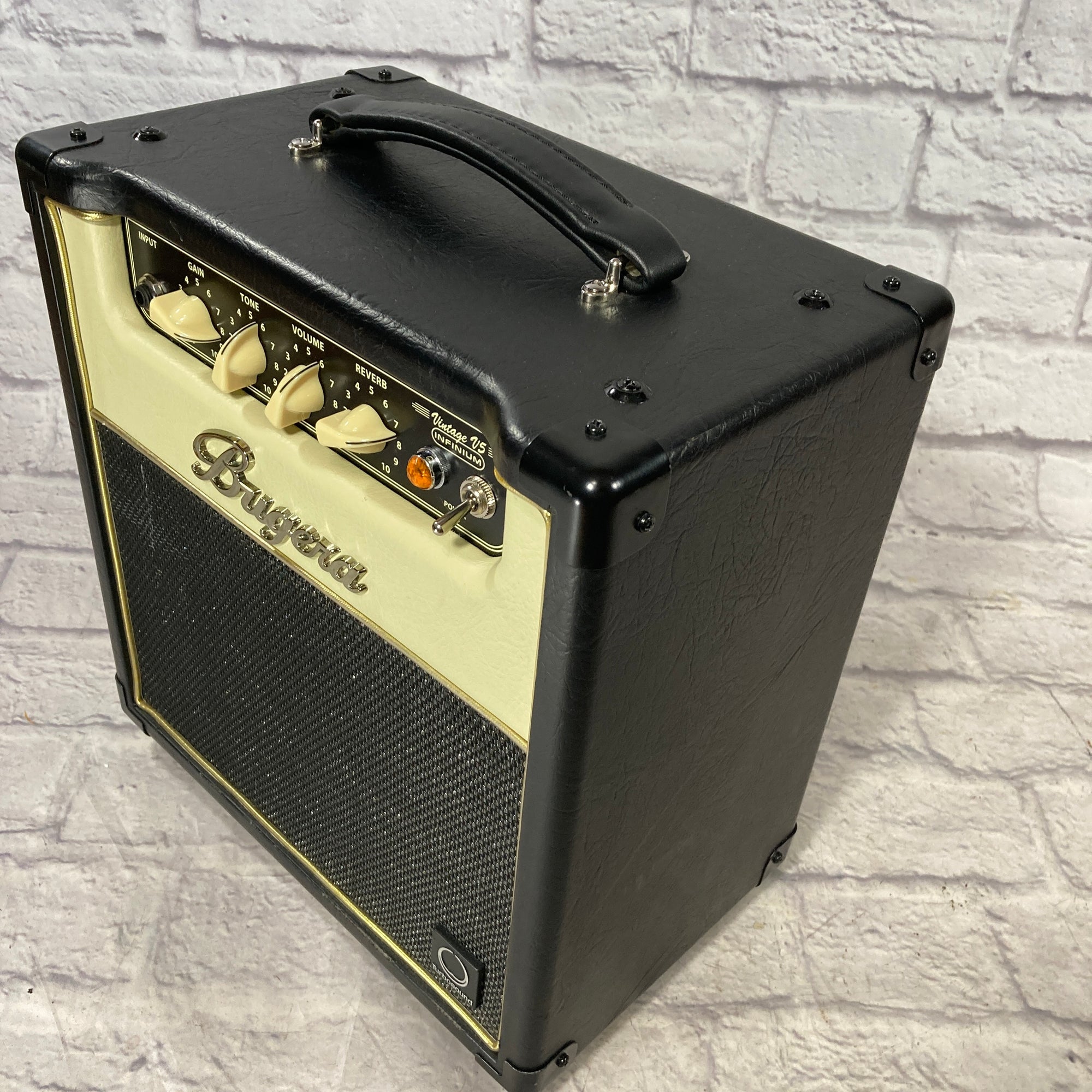 Bugera V5 Infinium 1x8 Guitar Combo Amp