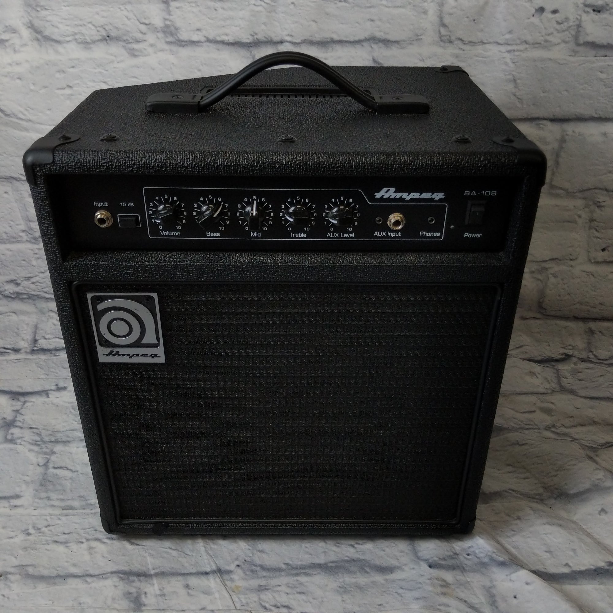 Ampeg BA -108 Bass Guitar Amp