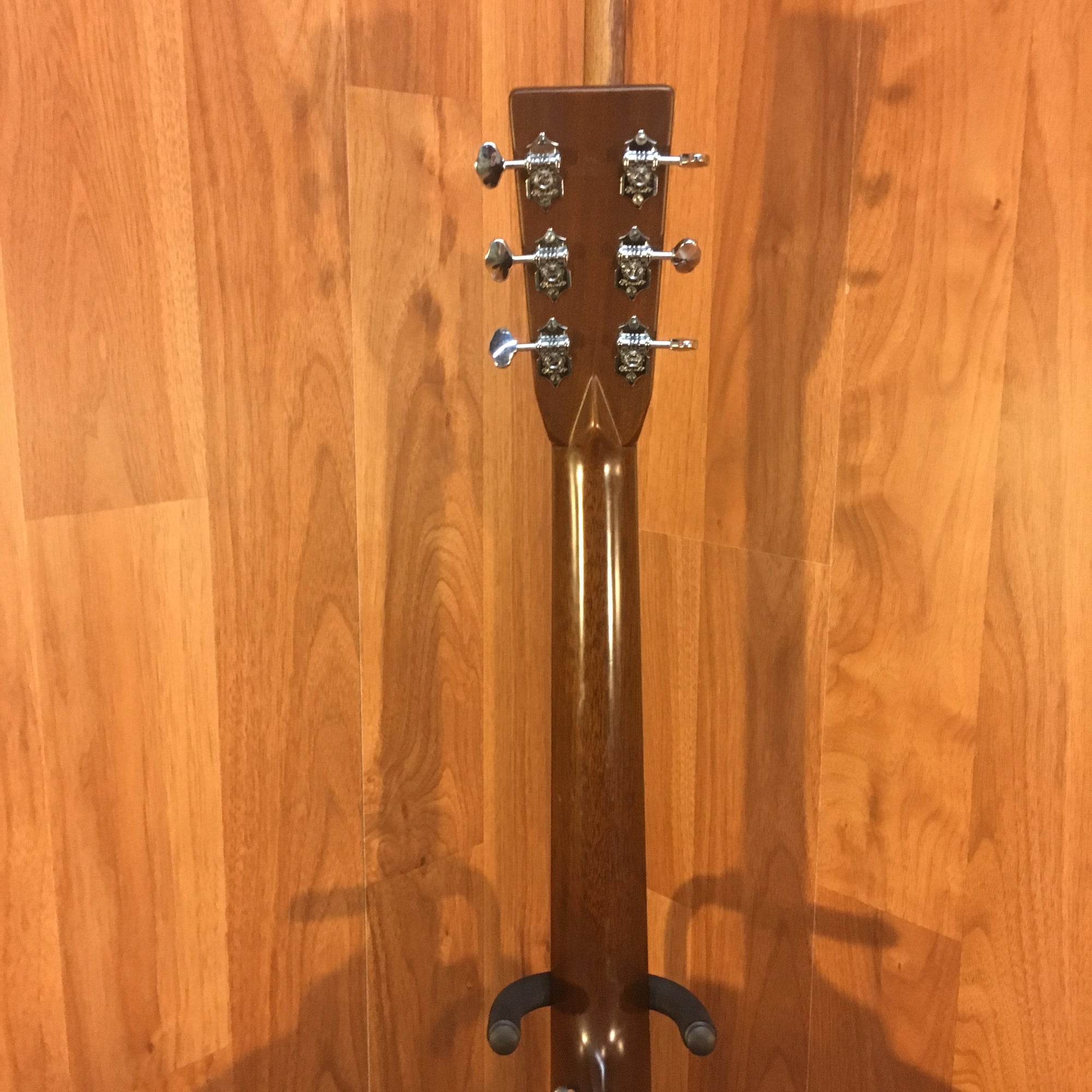 Martin HD28VR Natural Finish Acoustic Guitar w Hard Case