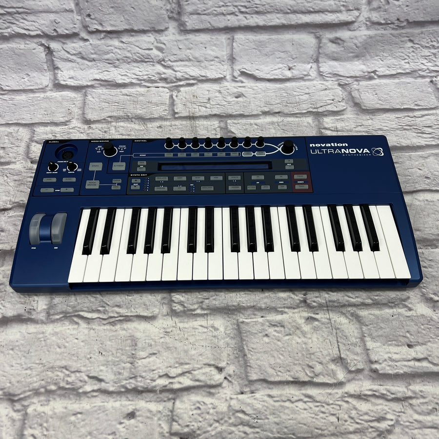 Novation UltraNova Synth w Gig Bag