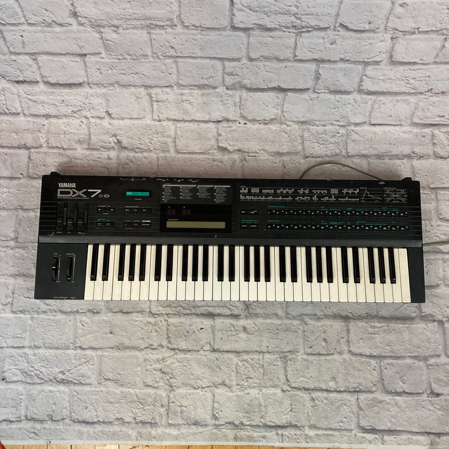 Yamaha DX7 Digital Synth