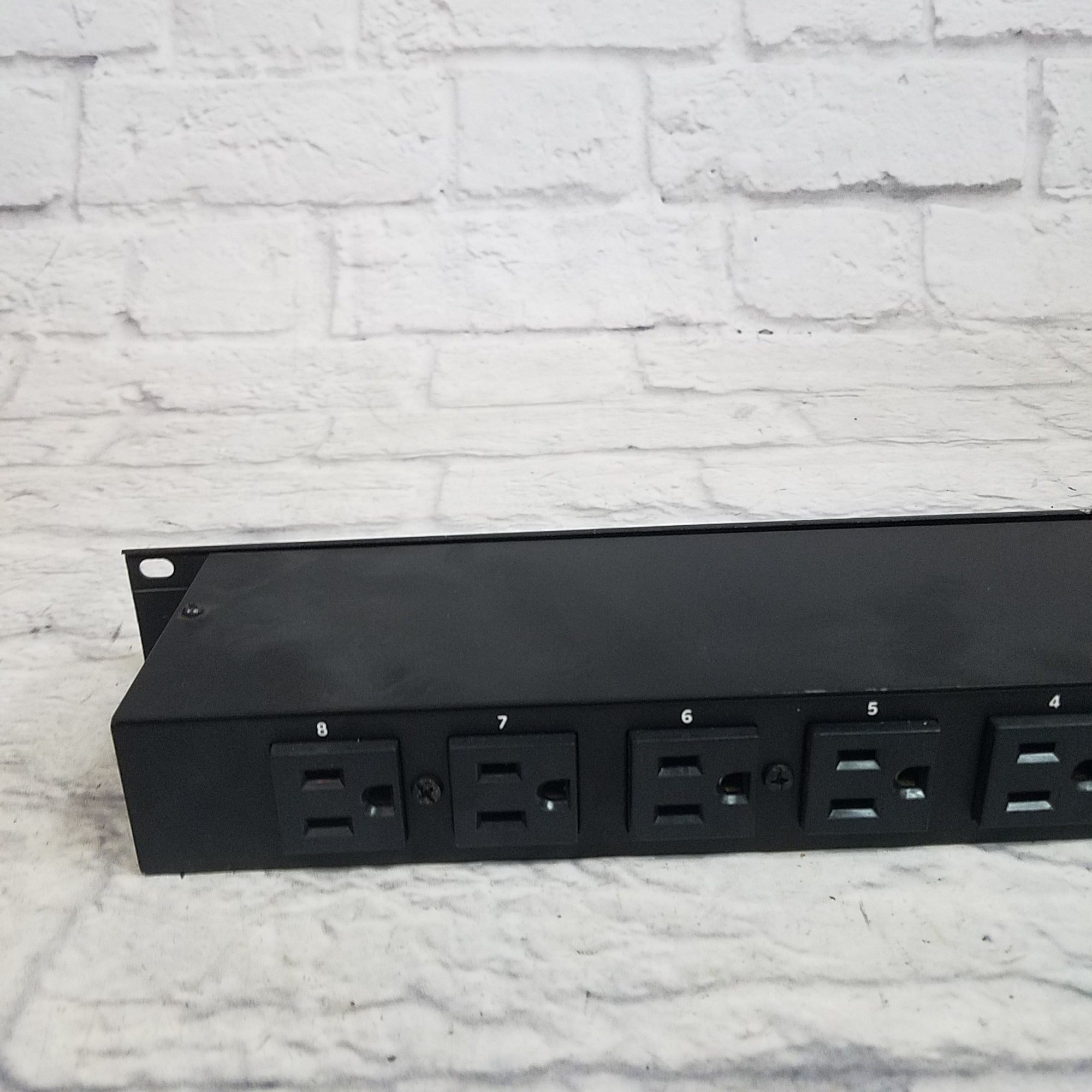 MBT PC-800 Rackmount Powercenter