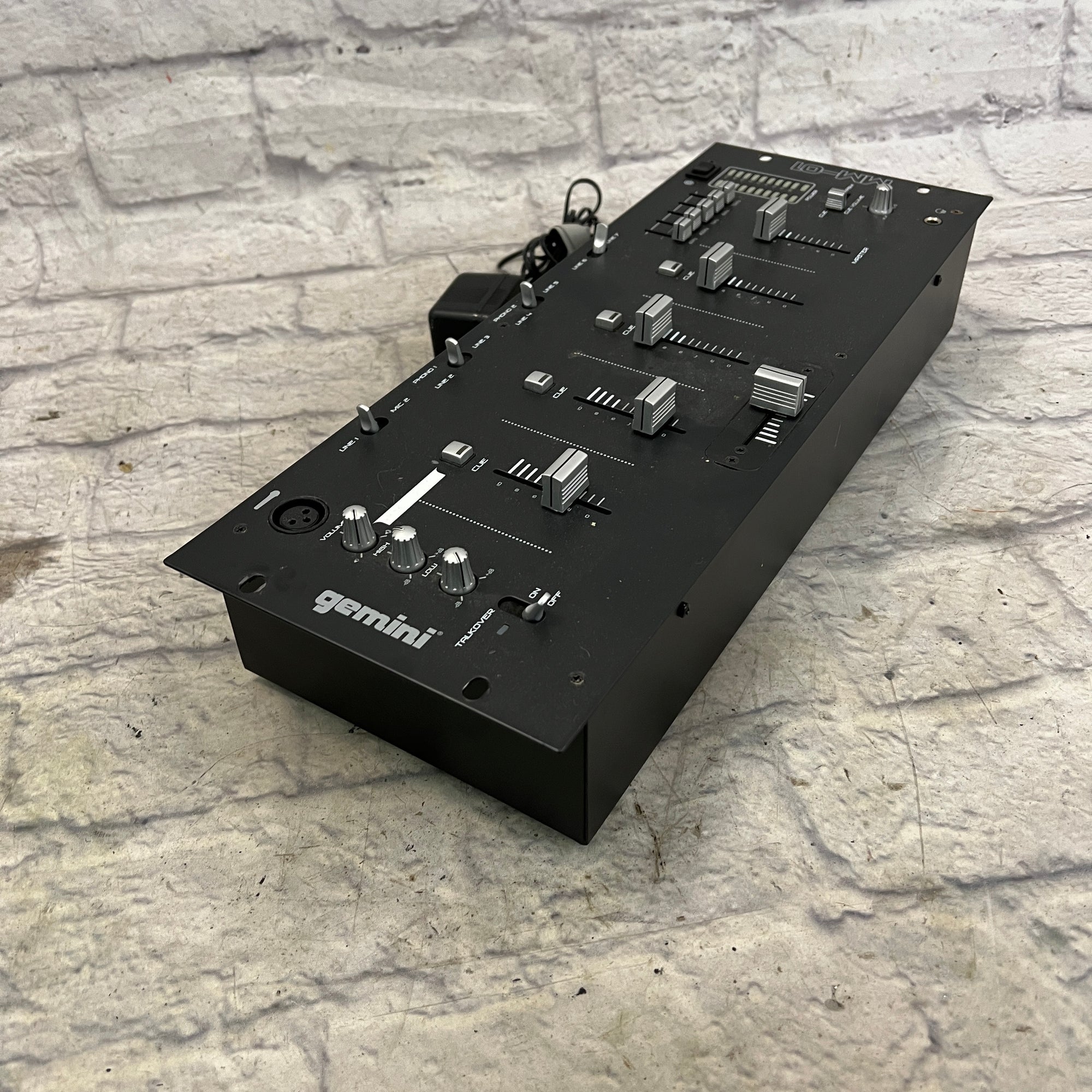 Gemini MM-01 DJ Mixer