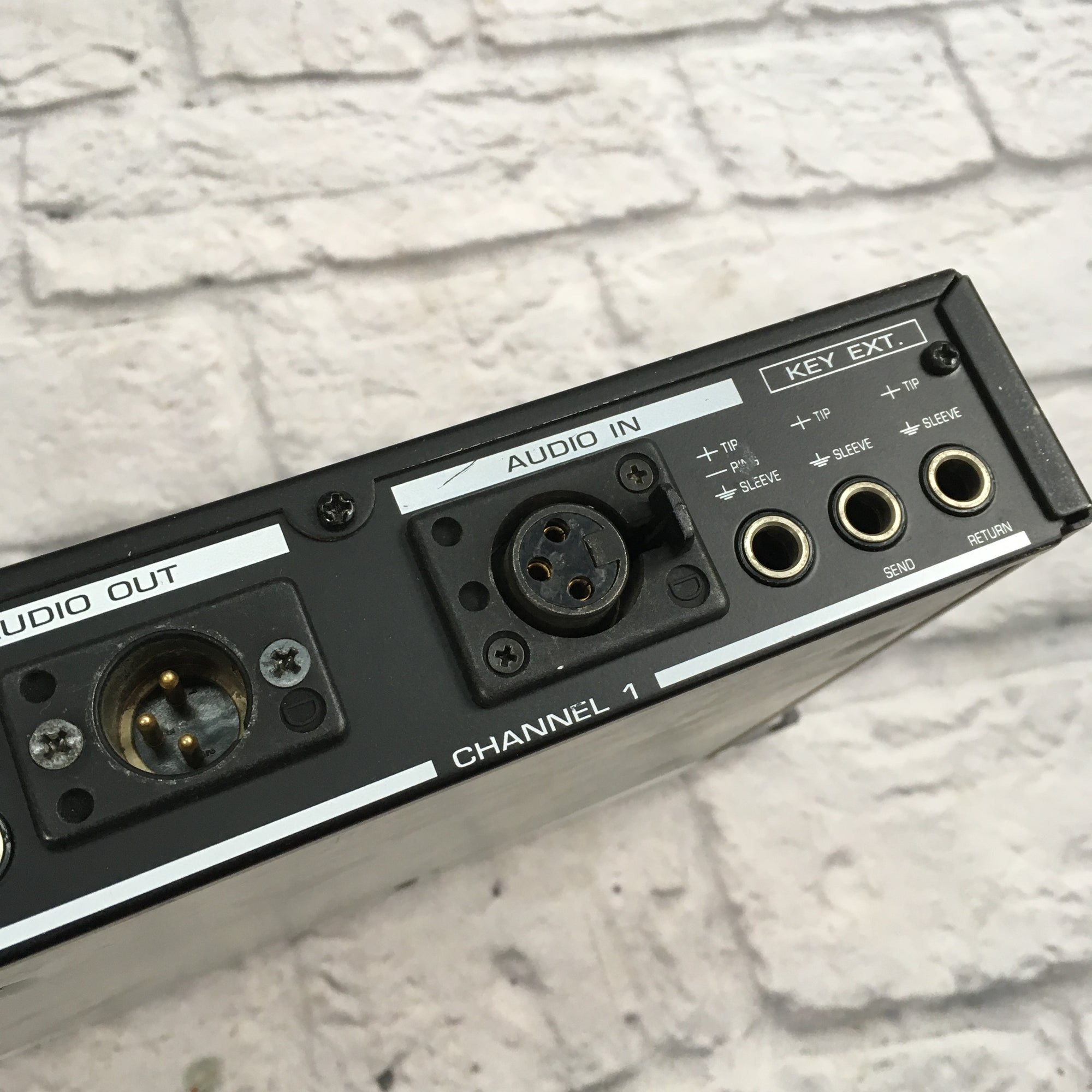Behringer XR 2000 Intelligate