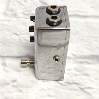 Red Witch Violetta Delay Pedal