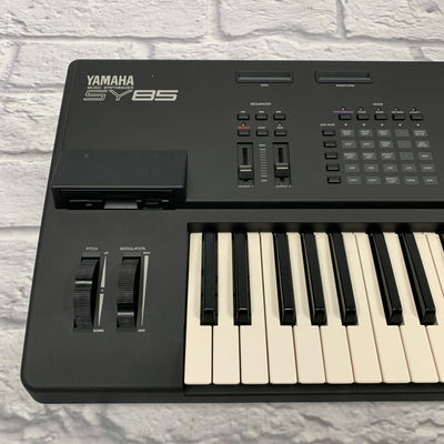 Yamaha SY85 Synthesizer