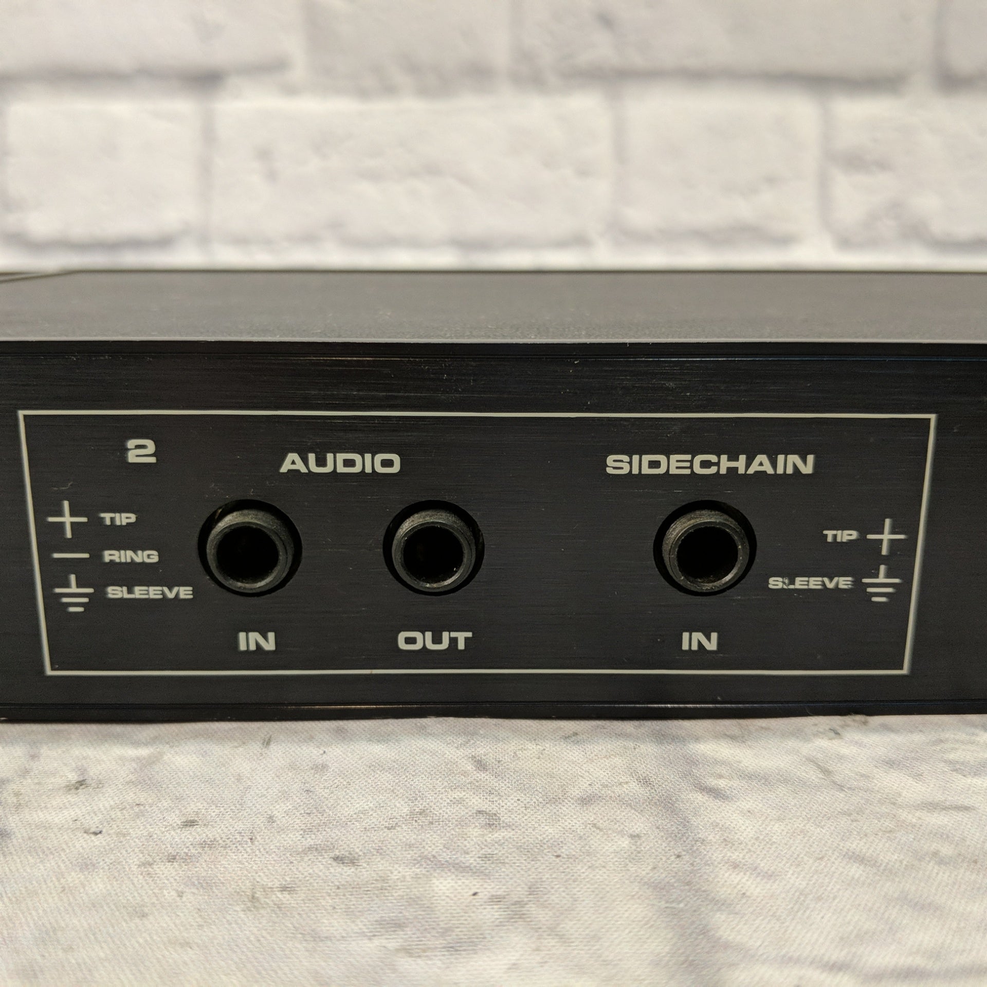 DBX 166 Comp/Gate/Limiter