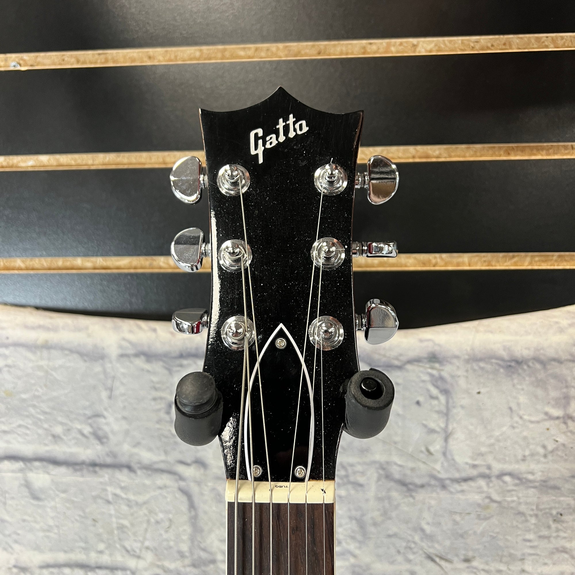 Gatto SG Style Solid Body Cherry Duncans