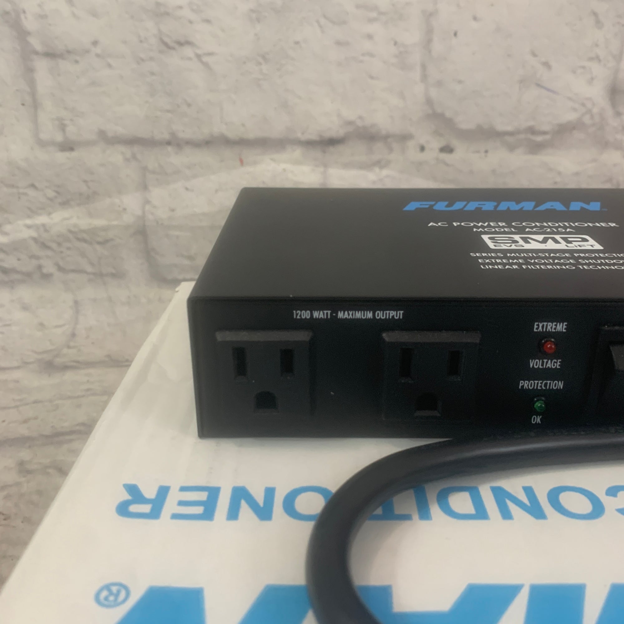 Furman AC-215A Power Amp
