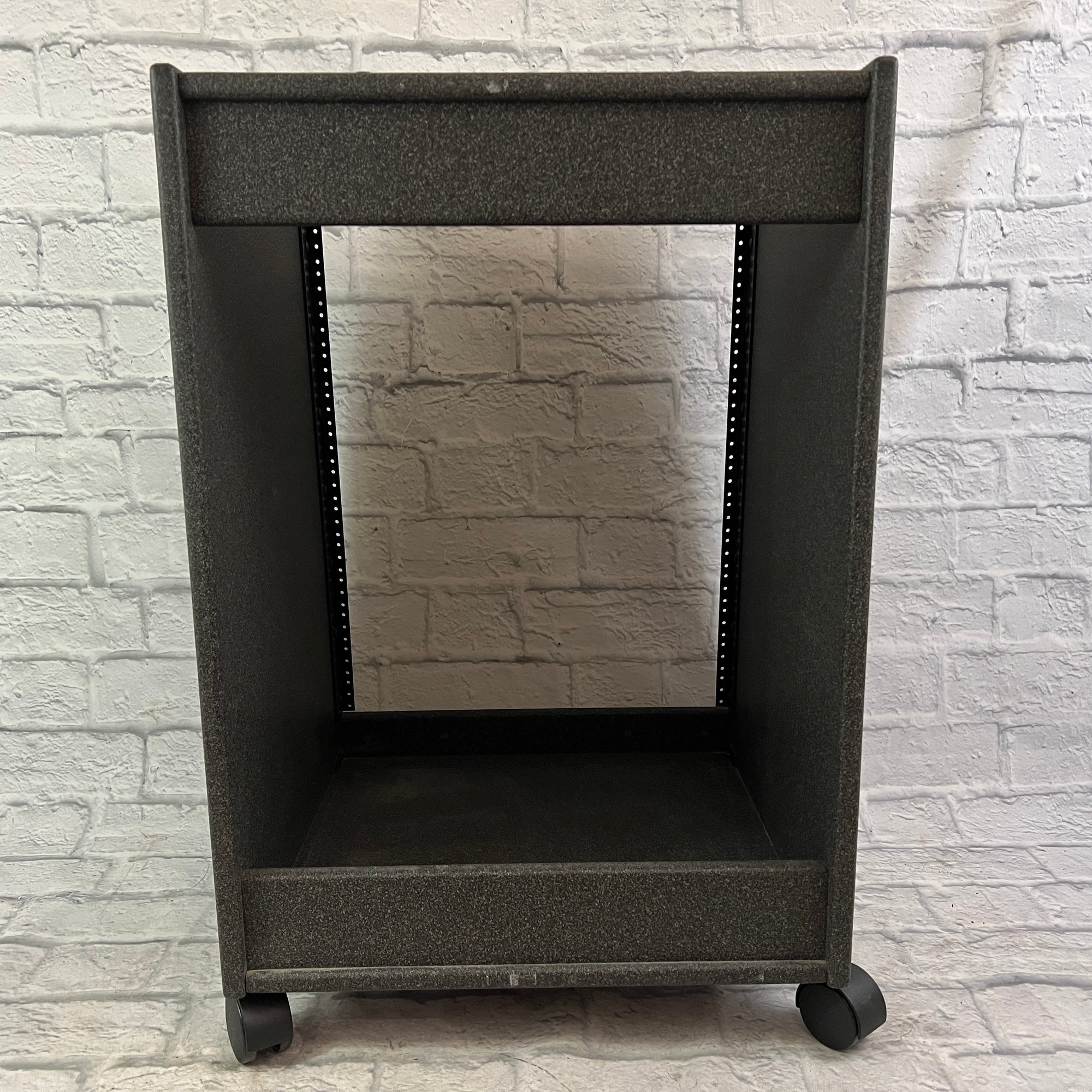 KK Audio 16 Unit Rack Case