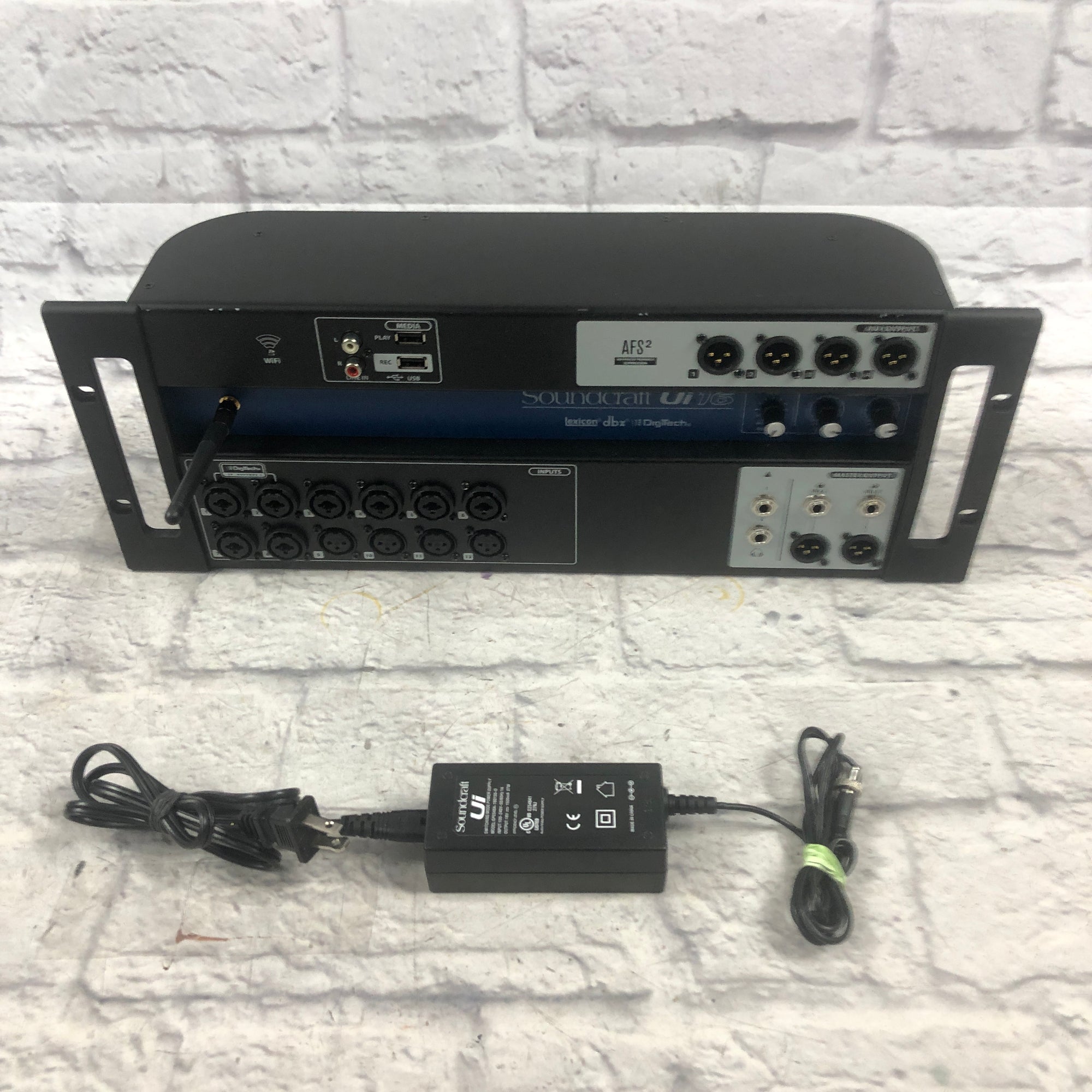 Soundcraft Ui-16 Rackmount 16-Channel Digital Mixer w/ WiFi Router