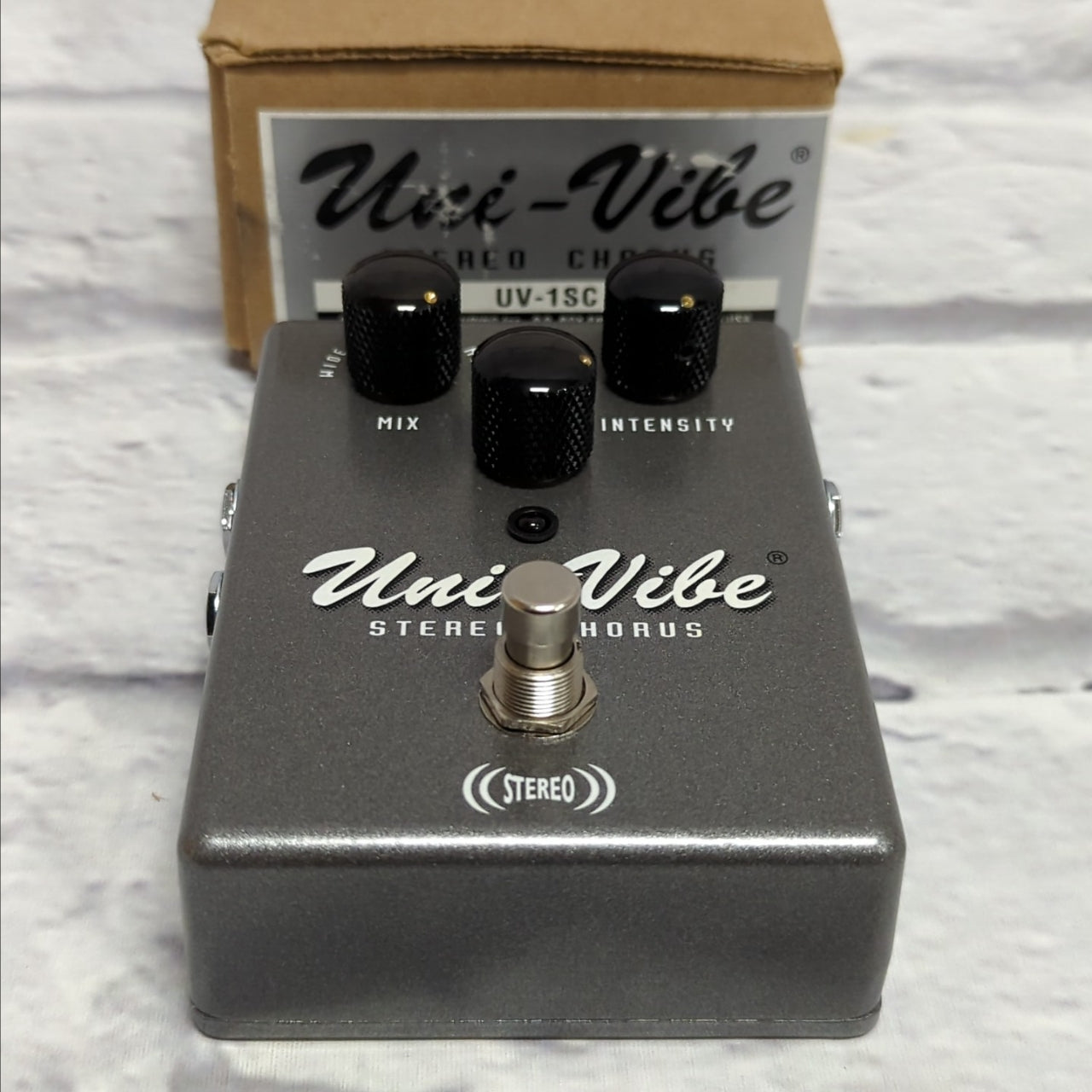 【国産】 Pedal Chorus Stereo Uni-Vibe Dunlop UV-1SC Music Evolution - ギター