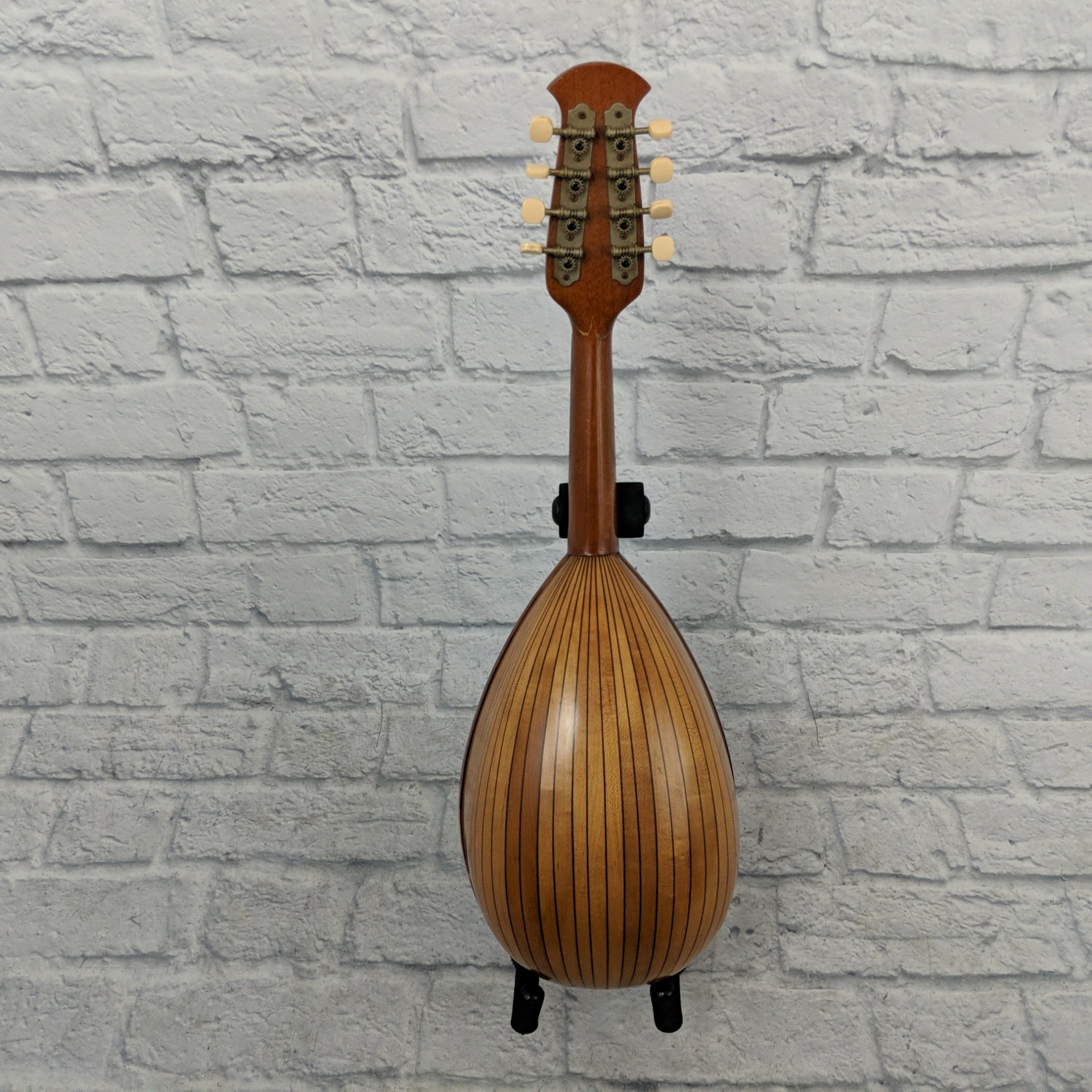 1975 Suzuki Mandolin with Silver Hardshell Case