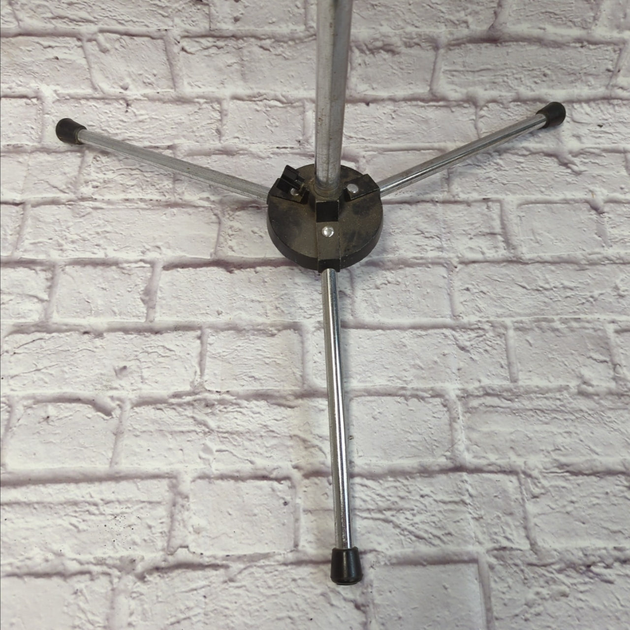 Unknown Tripod Chrome Microphone Stand