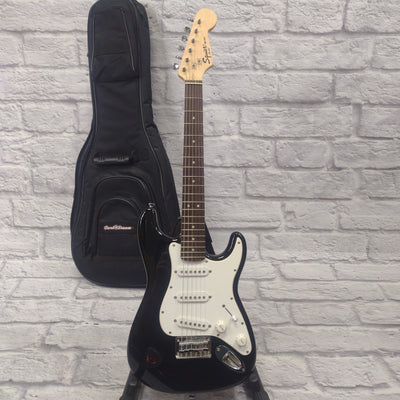 Fender Squier Mini Strat - Black Electric Guitar with Roadrunner 3/4 Soft Case