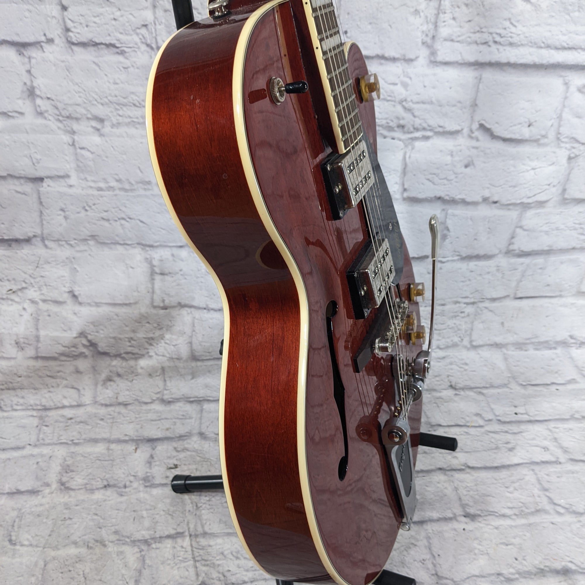 Gretsch G2420T Walnut Streamliner Guitar