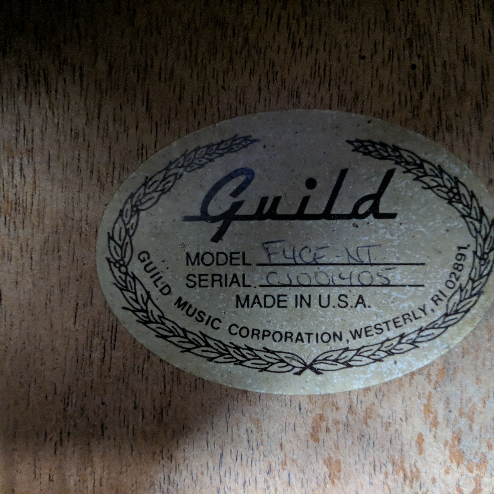 Guild F4CE-NT 1993 Acoustic Guitar W/Hardcase