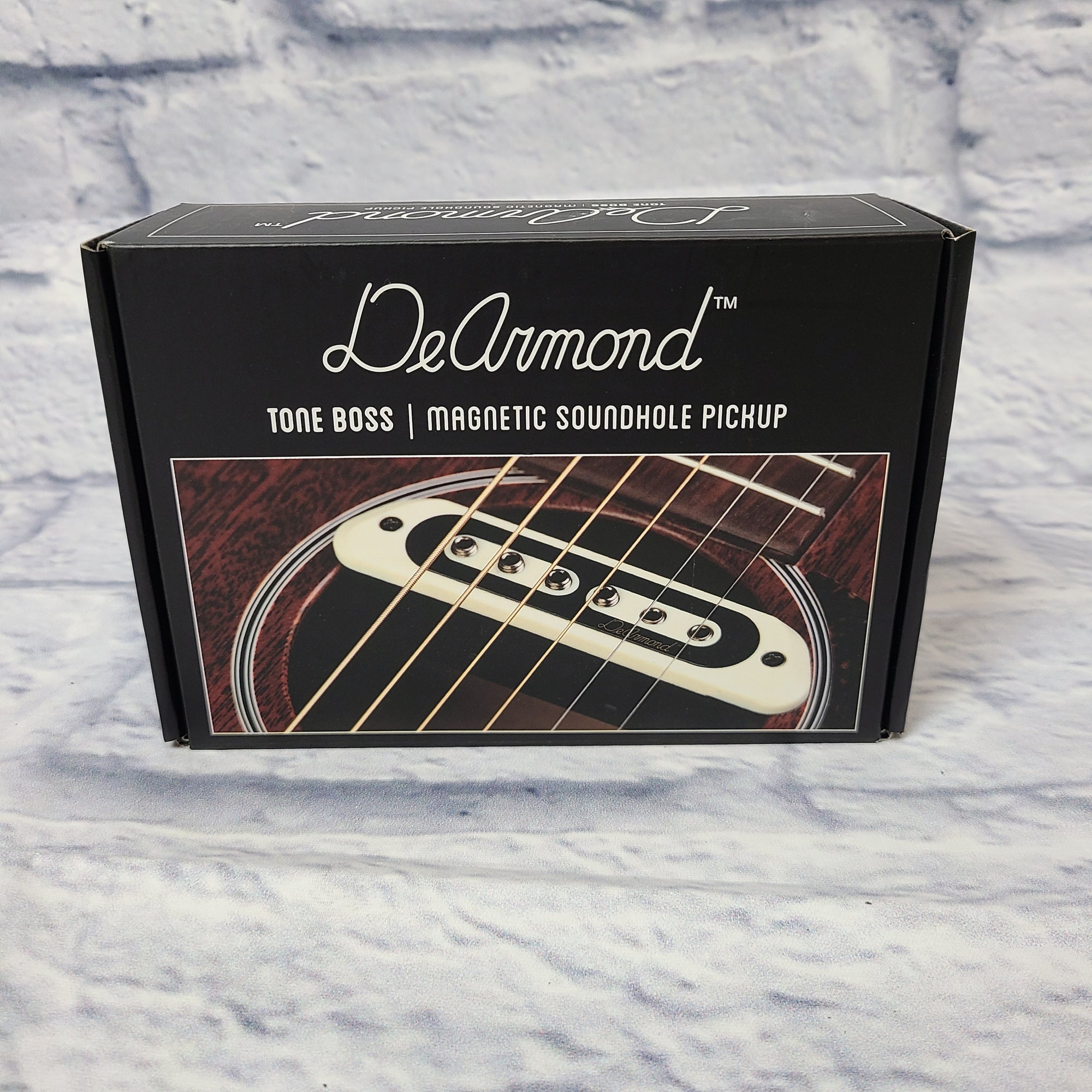 DeArmond Tone Boss Magnetic Passive Soundhole Pickup for Acoustic Guitar in Cream