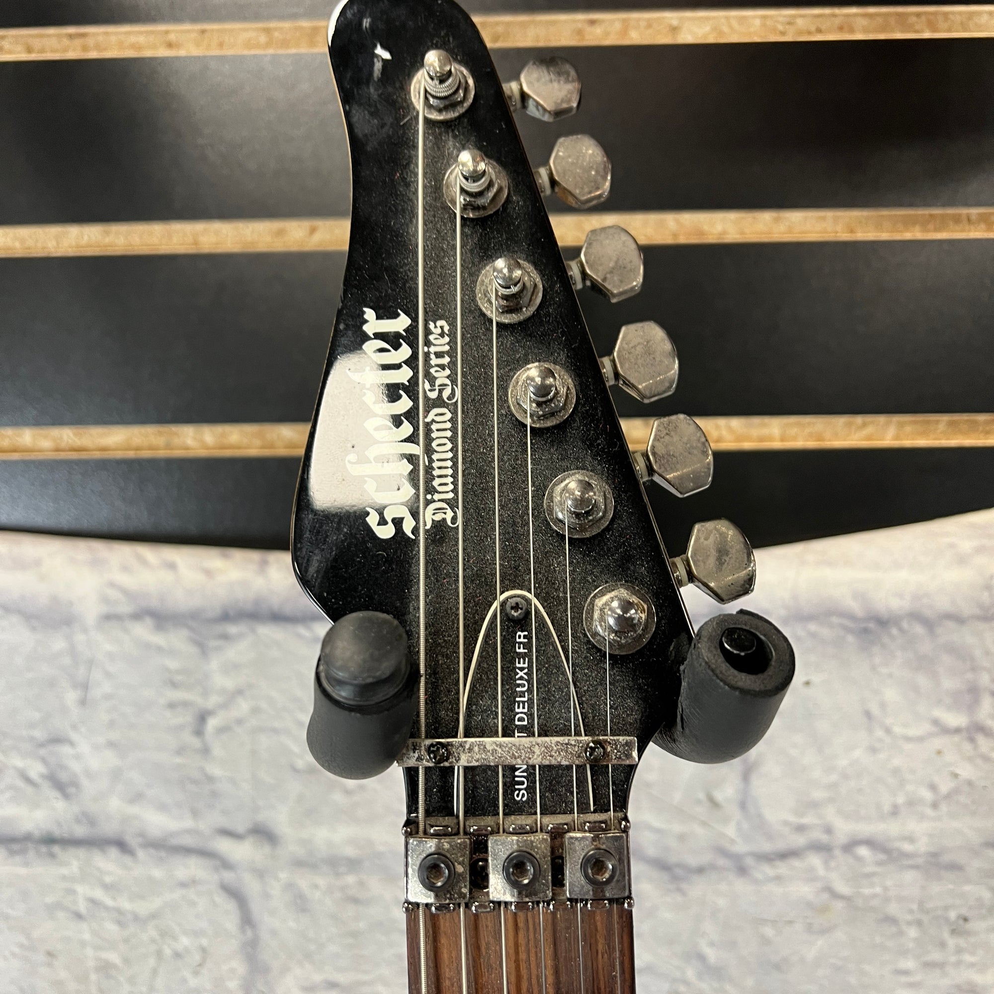 Schecter Diamond Series V-1 FR ブラック　美品！ 2011 Schecter Diamond Series Hellraiser V-1 Limited Edition Flying