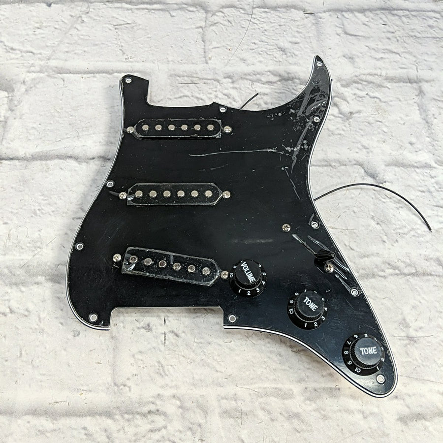 Unknown Loaded Stratocaster S-S-S Pickguard Black