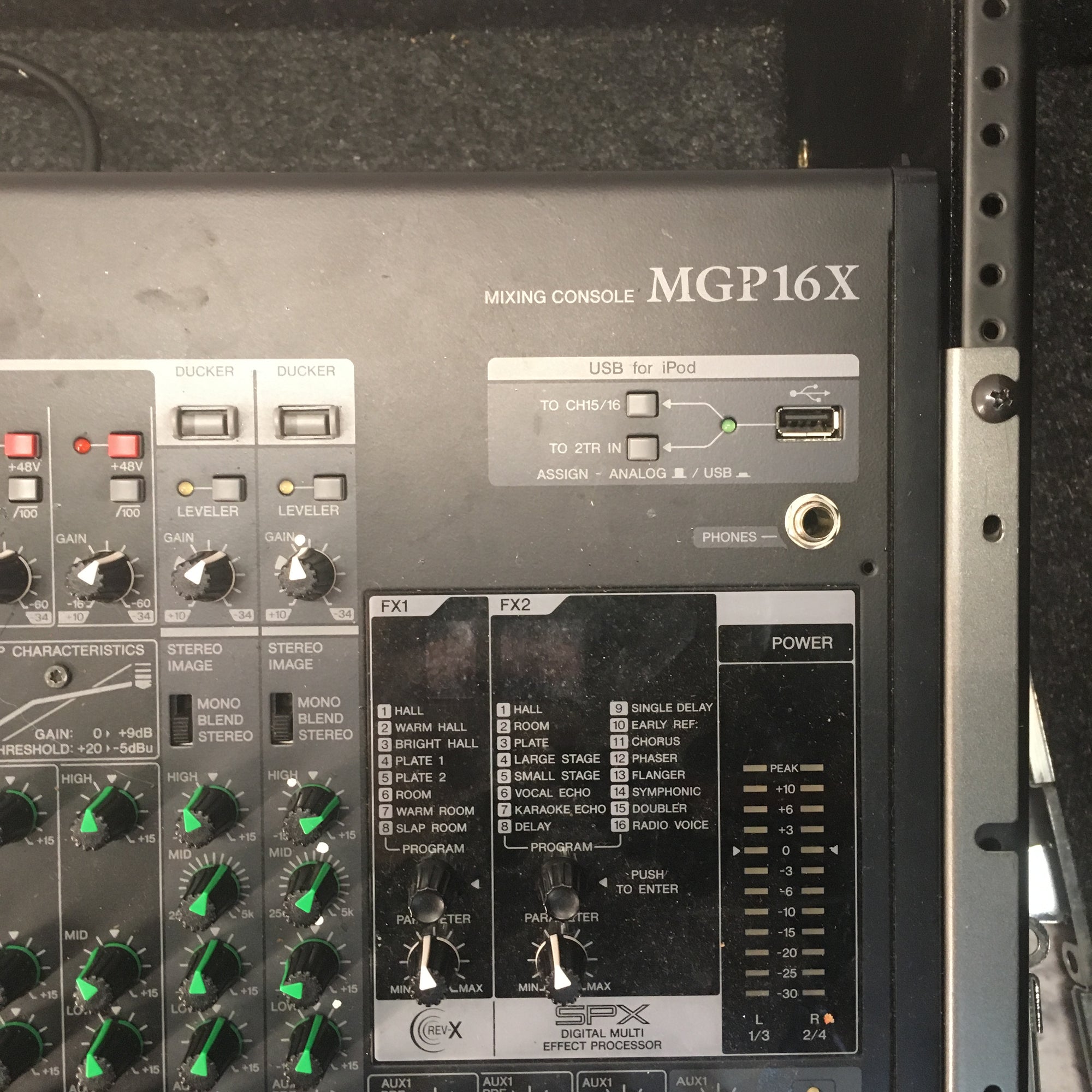 Yamaha MGP16X 16 Channel Mixing Console with Odyssey Flight Case