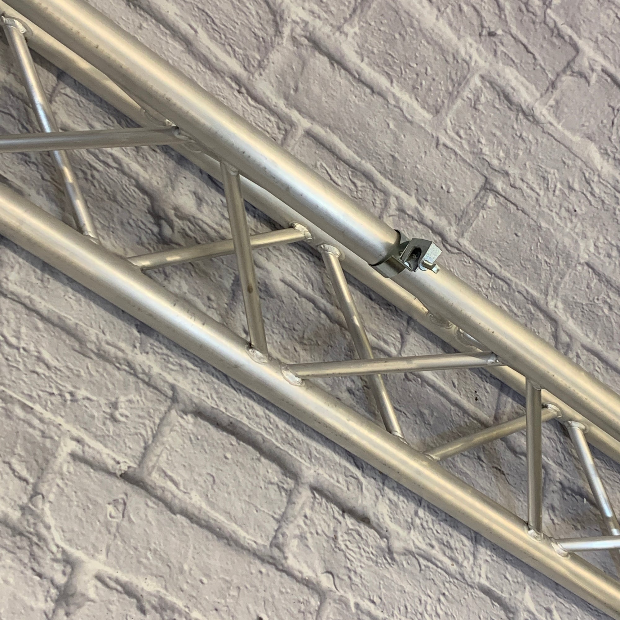 Global Truss 9.84' (3.0m) Triangular Segment