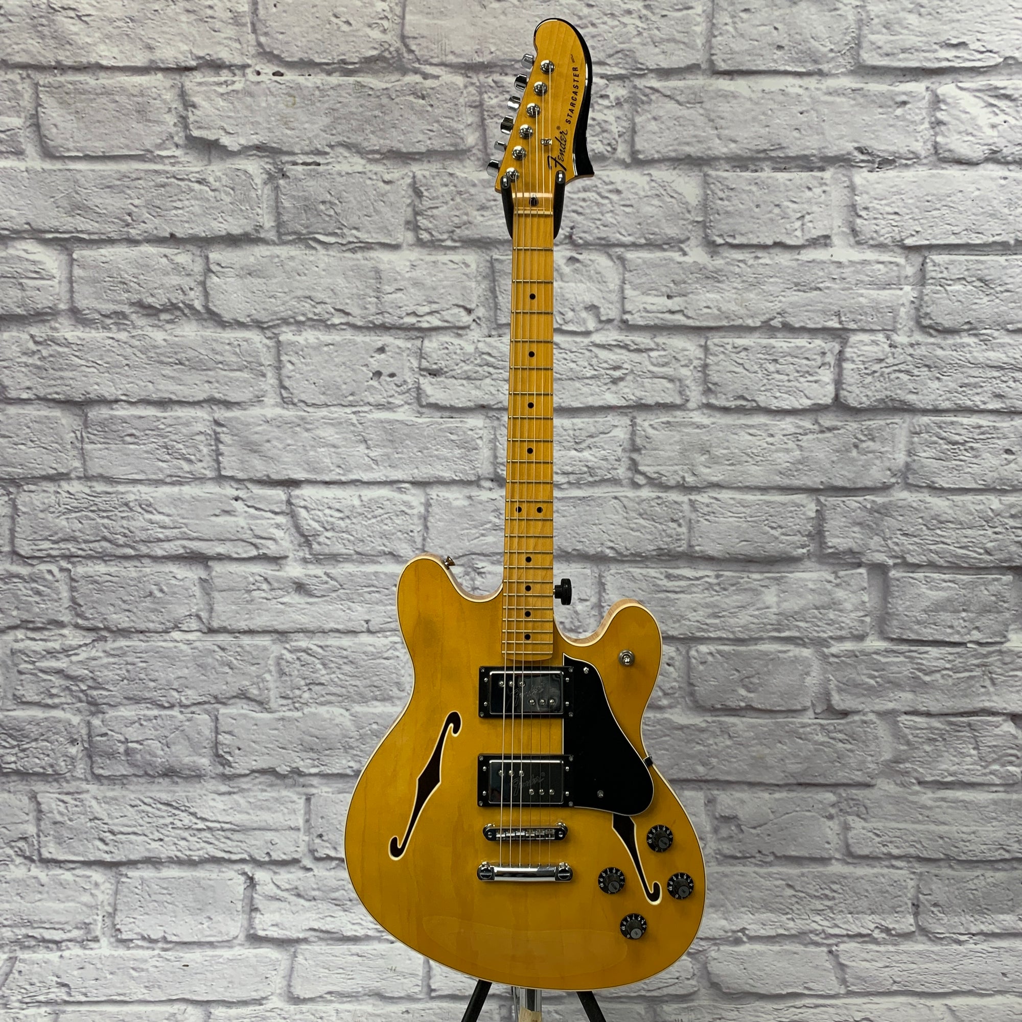 Fender Modern Player Starcaster