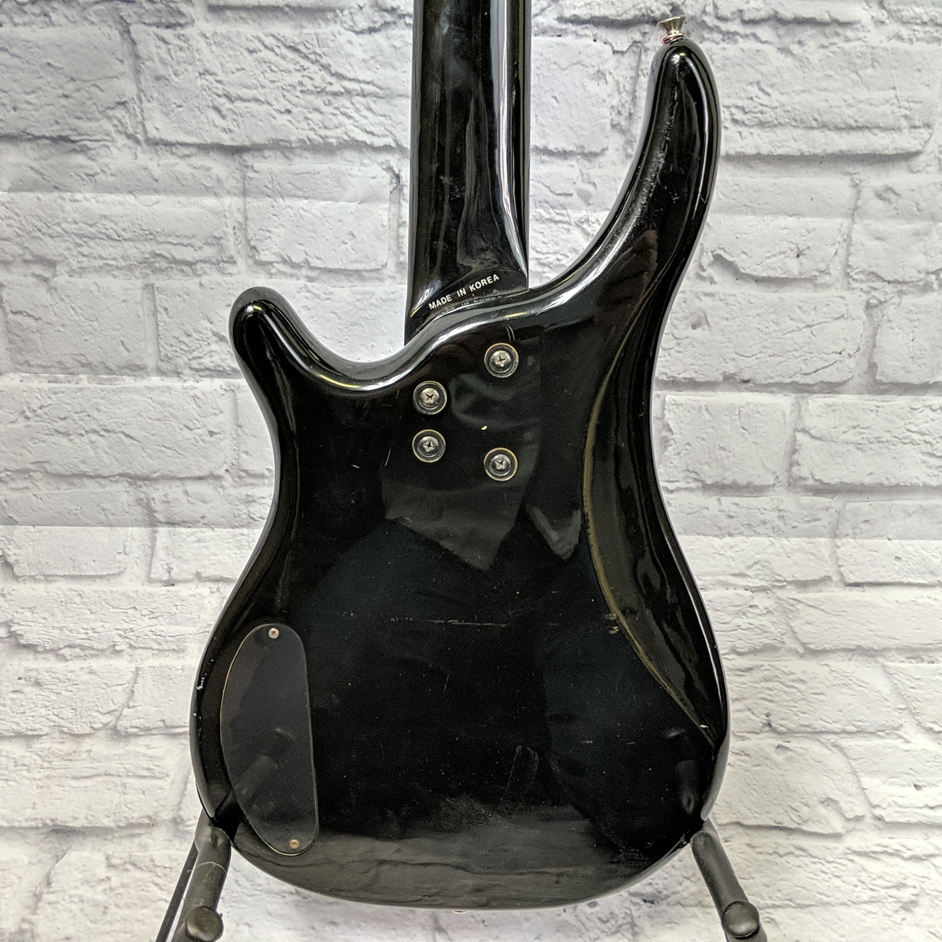 ** Series 10 5 String Fretless Active Bass