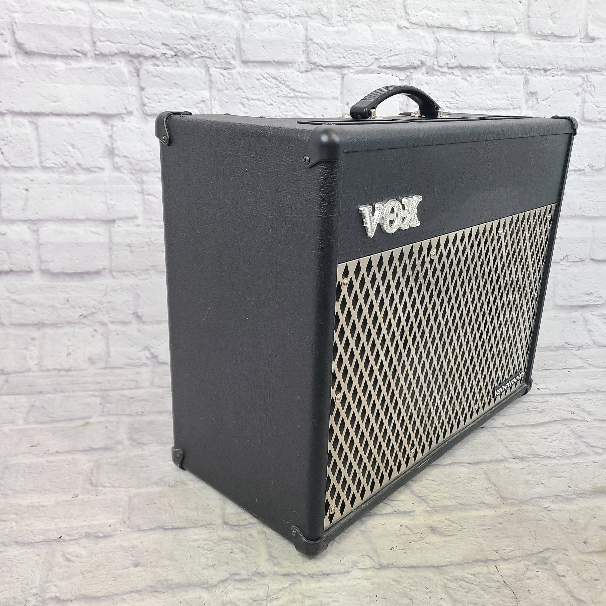 Vox VT50 Hybrid Modeling Guitar Combo Amp - Evolution Music