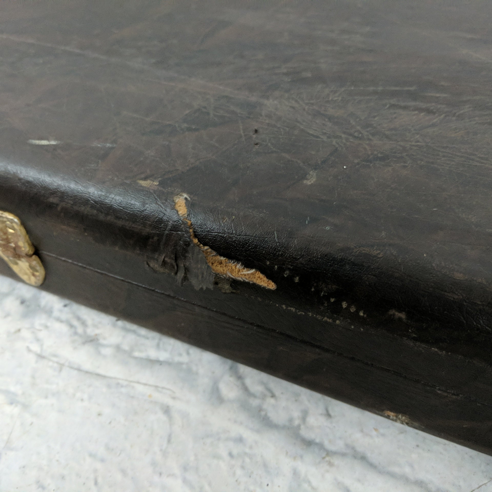 Vintage 1980s Guild Electric Guitar Hard Shell Case