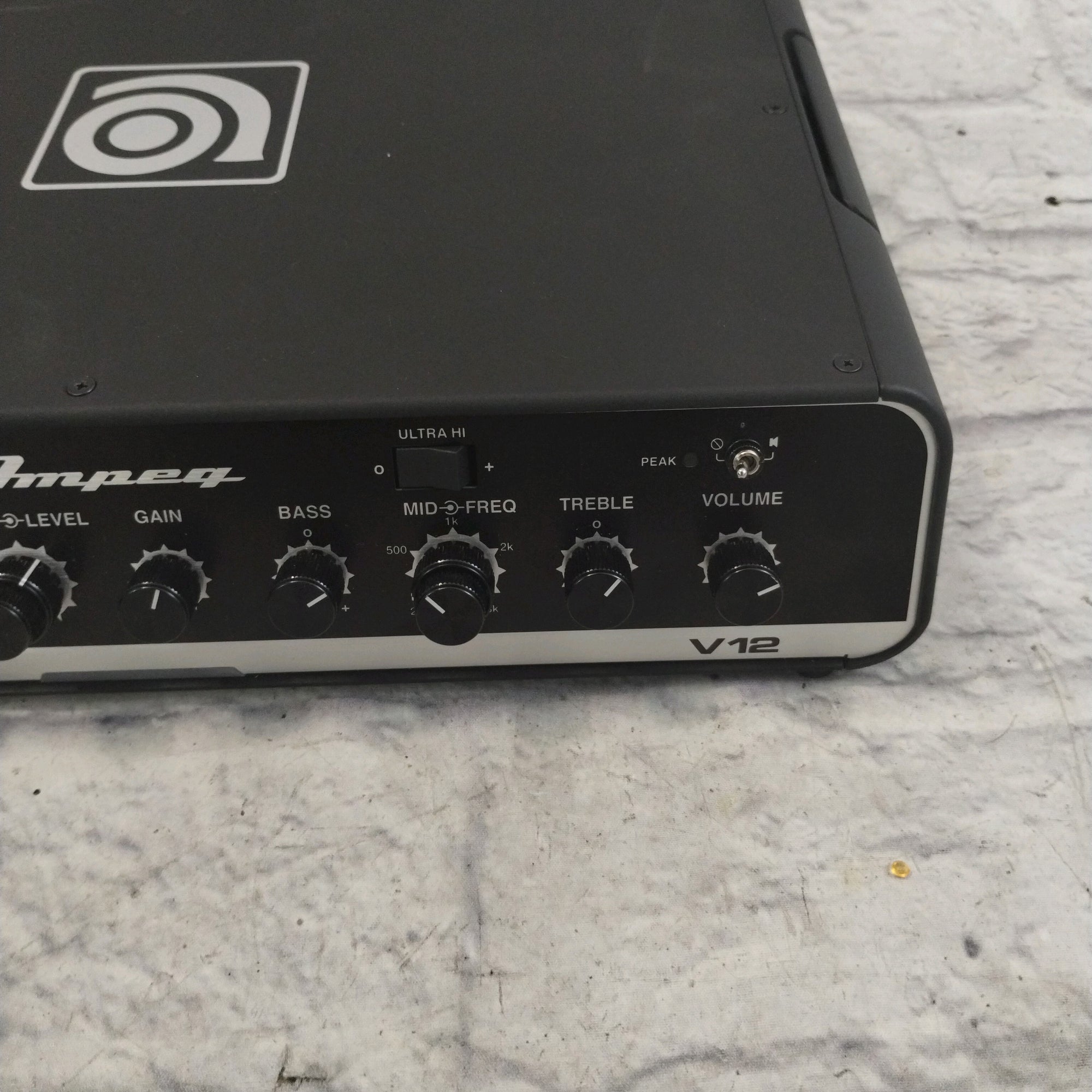 Ampeg Venture v12 Bass Head