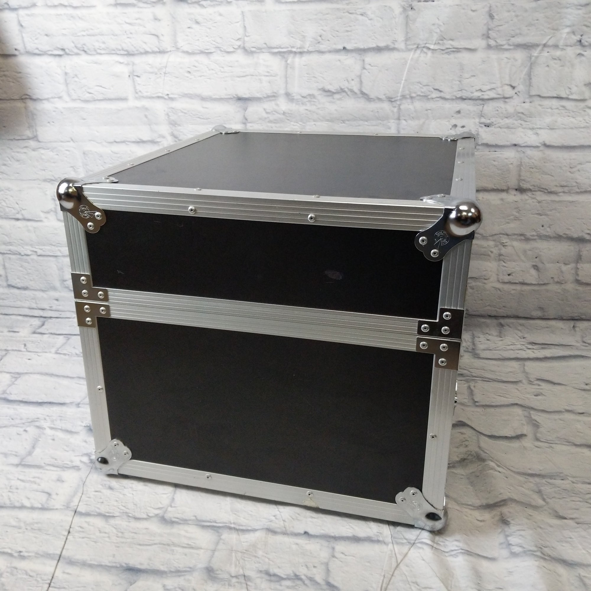Road Ready RRM4U Slant Mixer Rack Case 10 X 4 Spaces