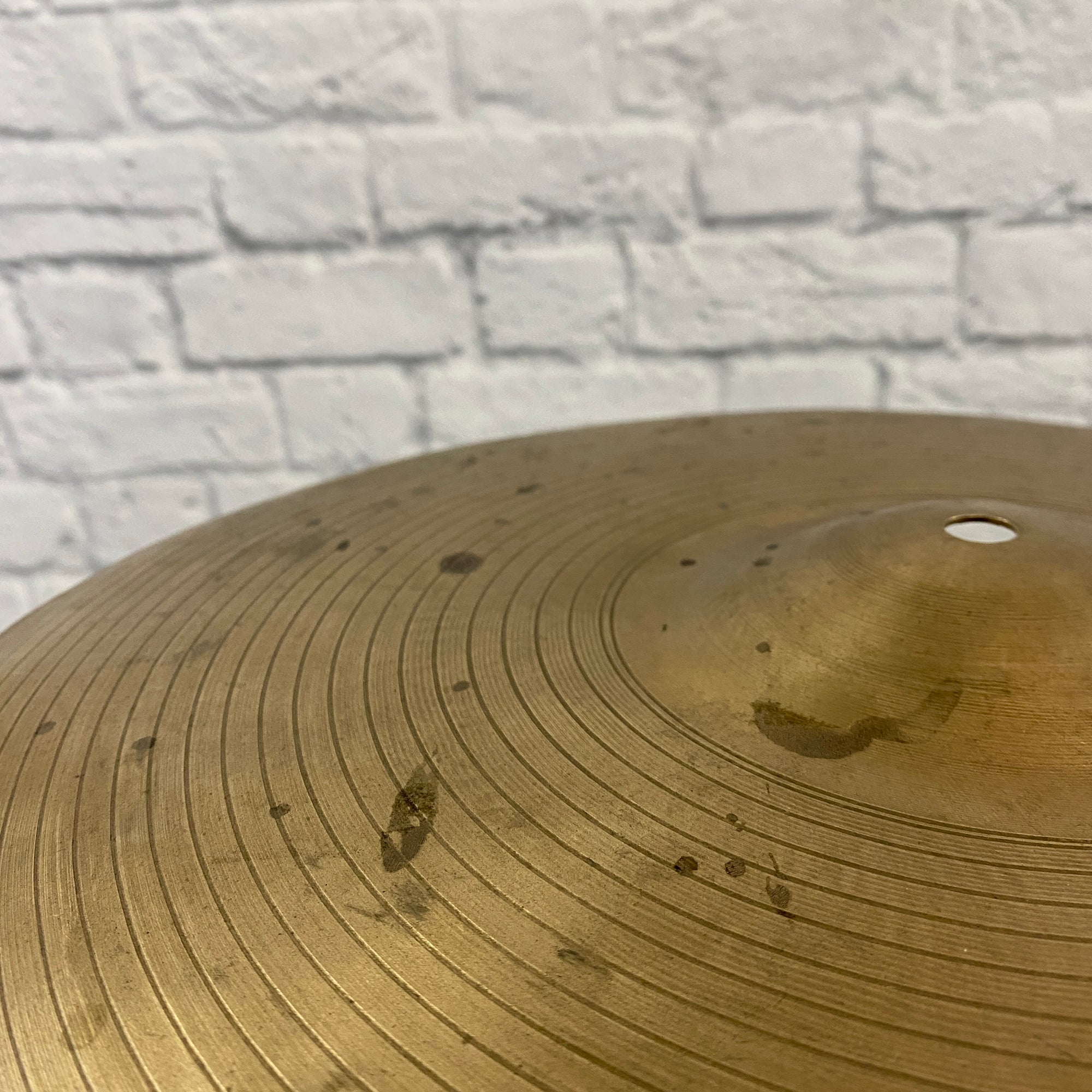 Unknown 16" Thin Crash Cymbal