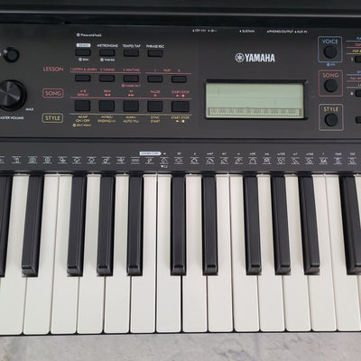 Yamaha PSR-E273 61 Key Keyboard