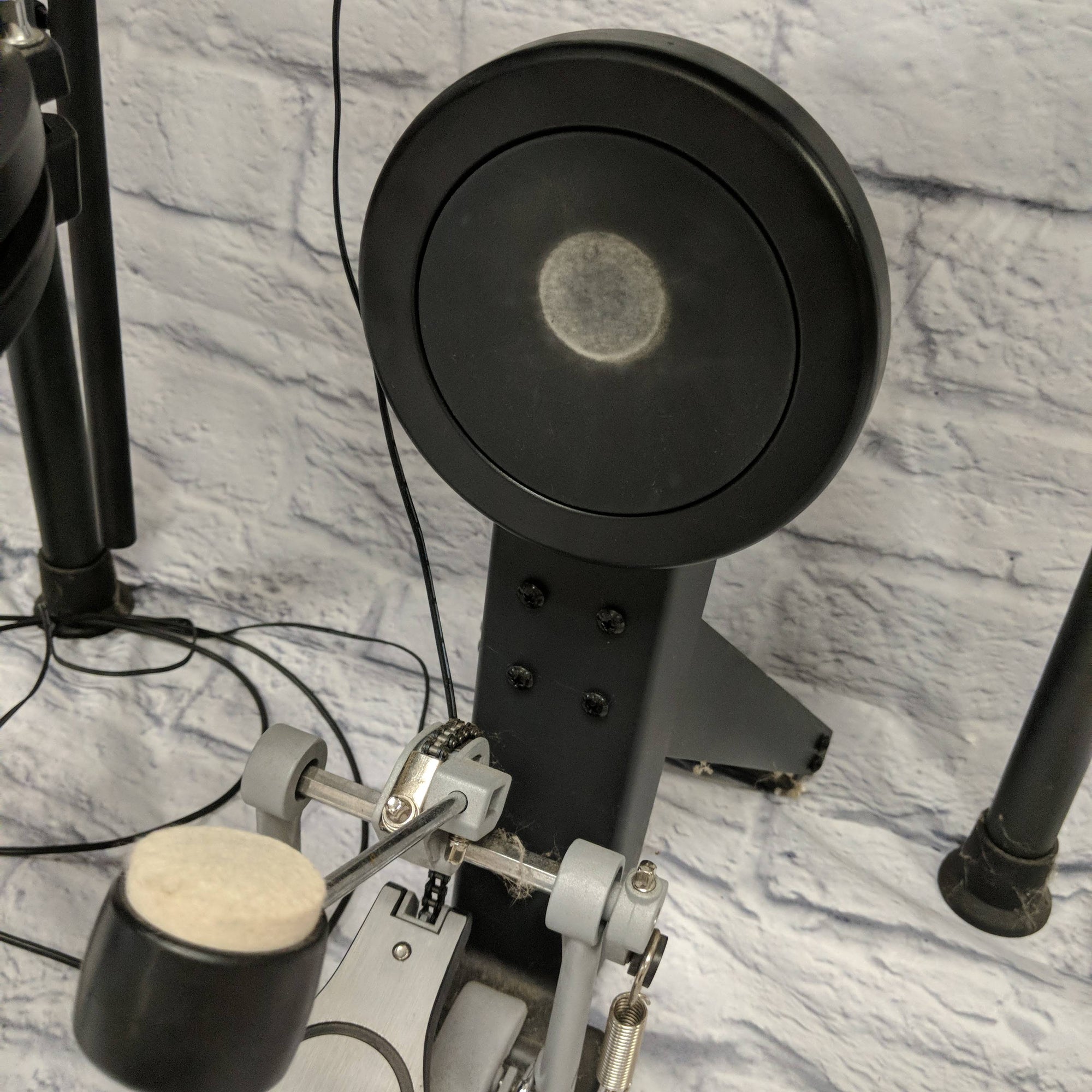 Alesis Nitro Mesh kit Electric Drum Kit