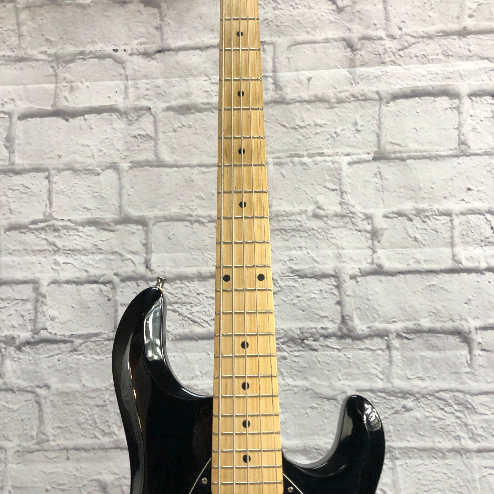 OLP MM2 Stingray 5 String Bass