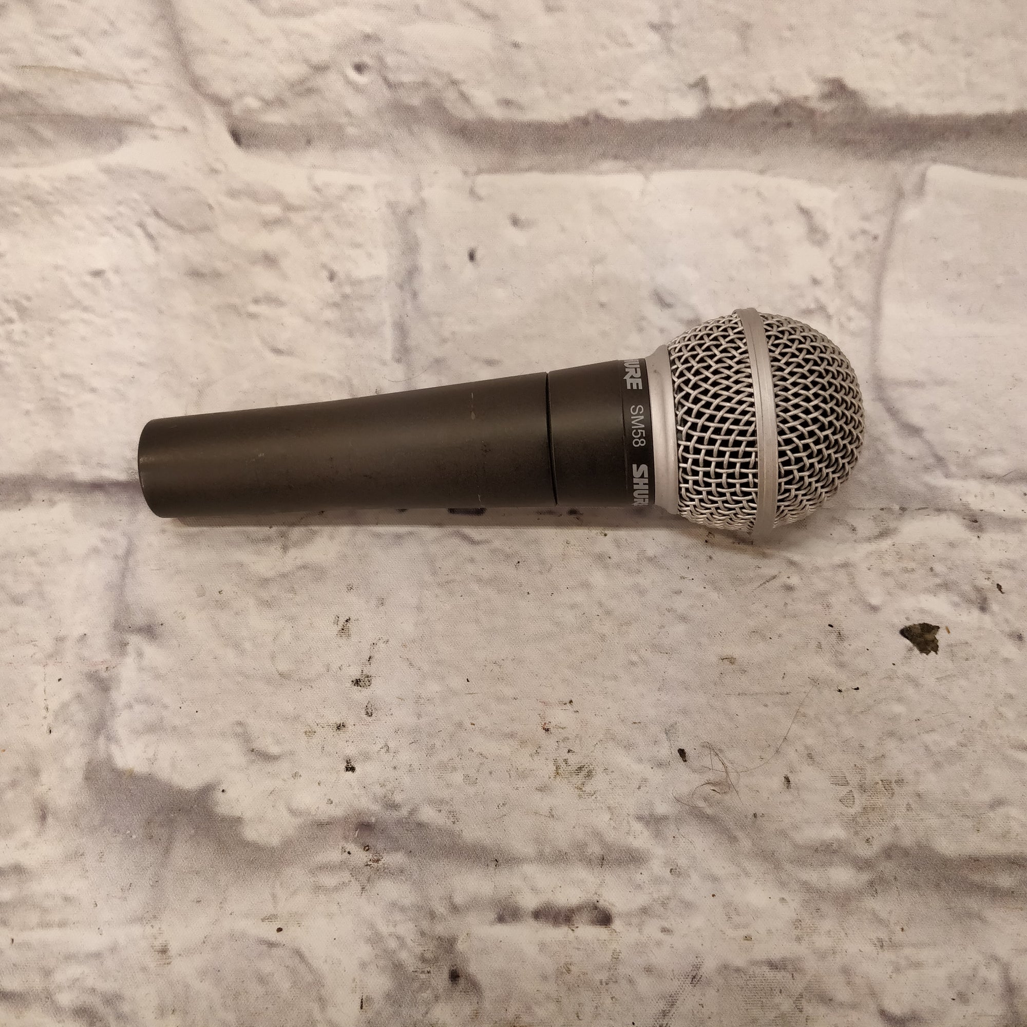 Shure SM58 Dynamic Microphone