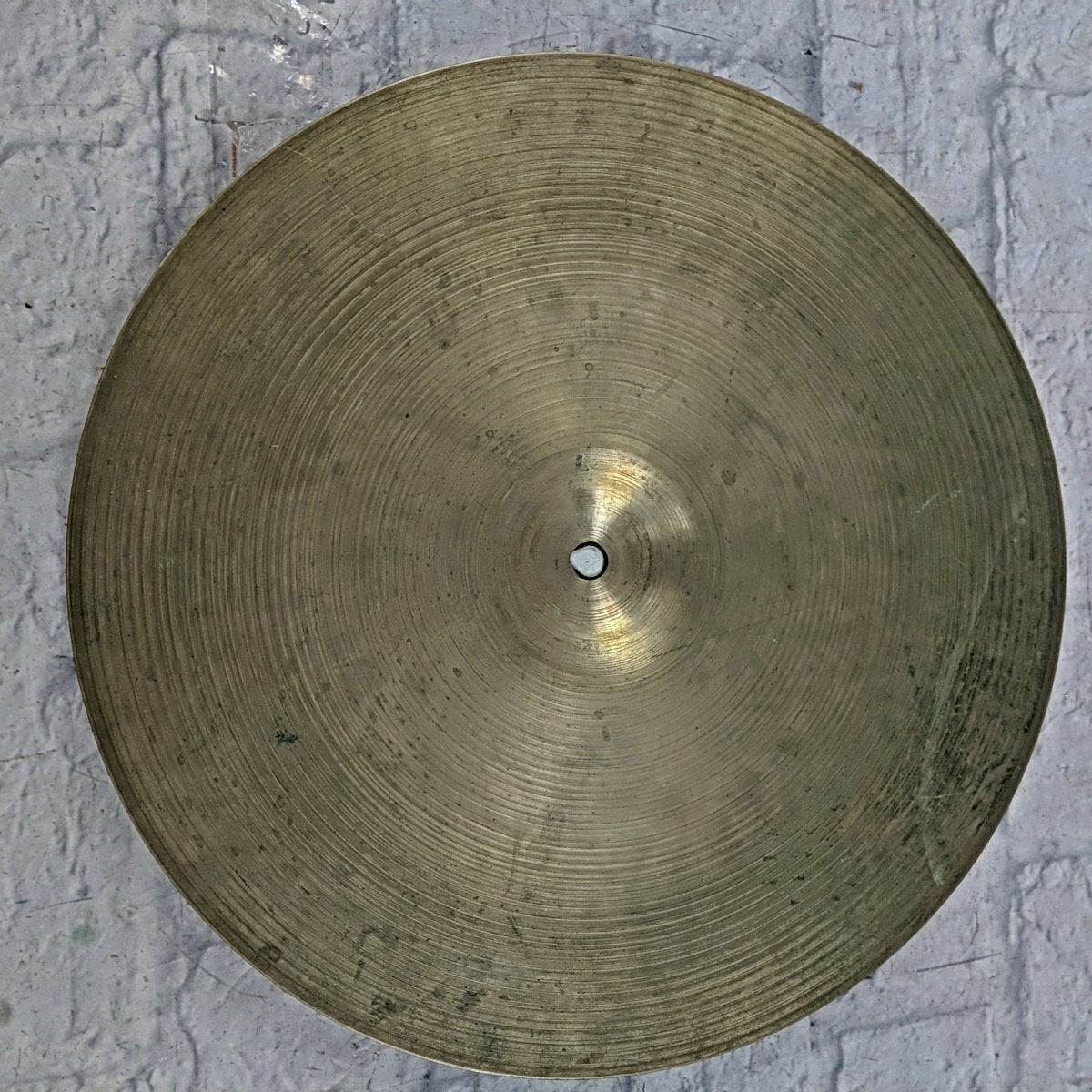 Vintage Zildjian Avedis 16 Crash Cymbal - Keyholed