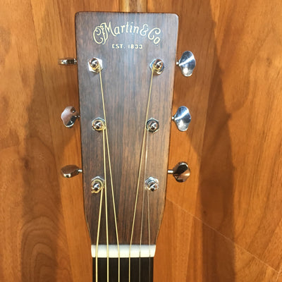Martin HD28VR Natural Finish Acoustic Guitar w Hard Case