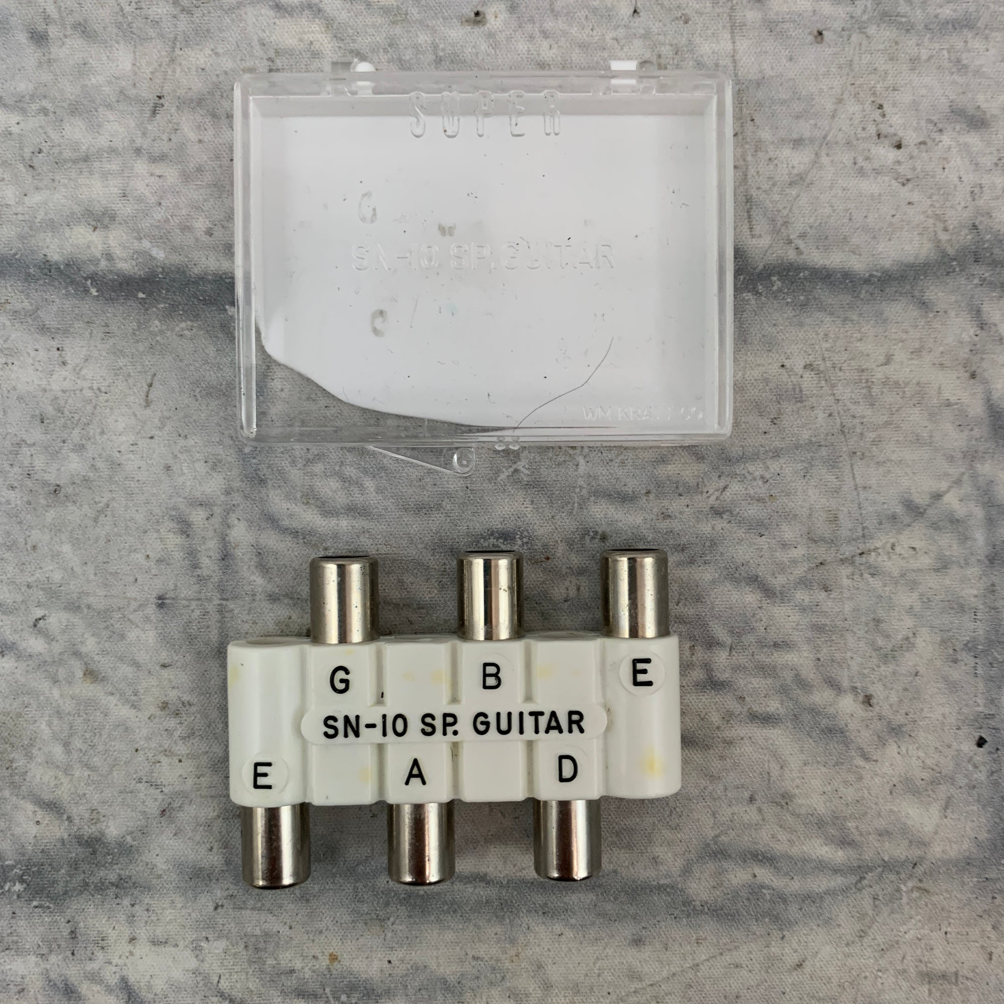 Wm Kratt Co. SN-10 Guitar Tuner Pitch Pipe