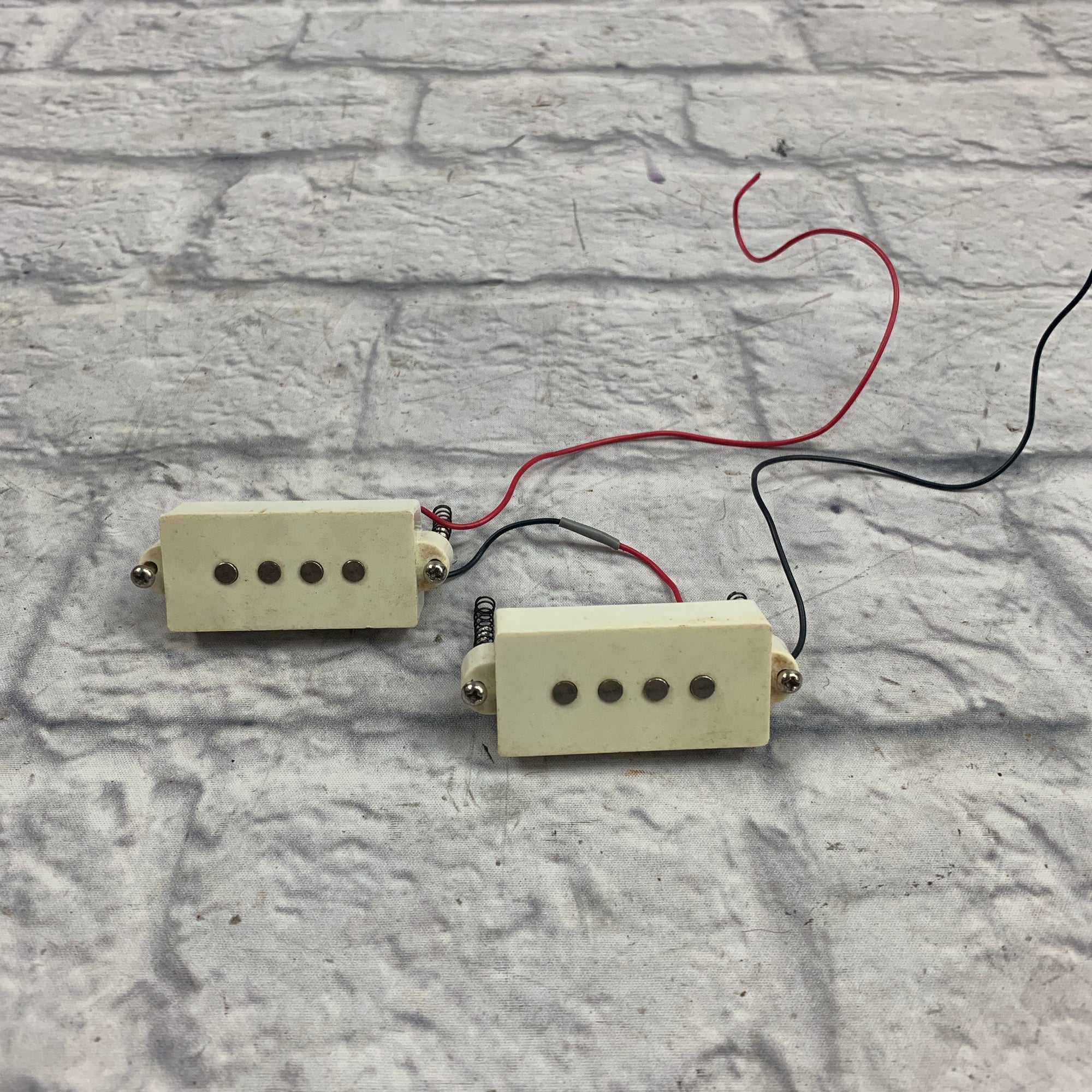 Unknown Split P bass pickup