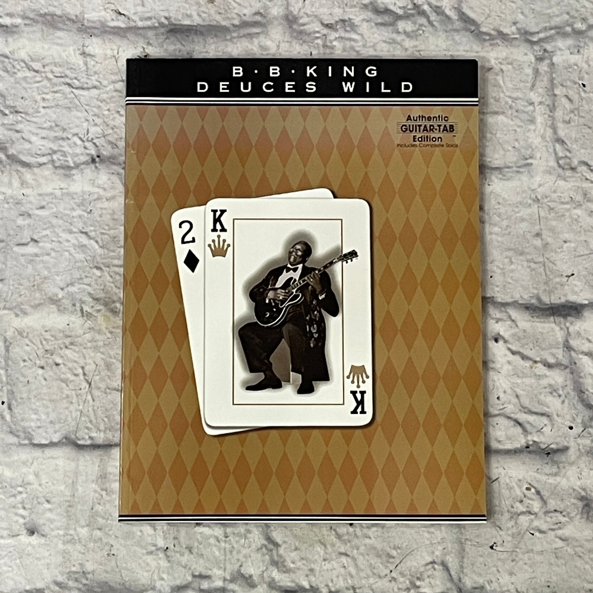 Hal Leonard The Essential Eric Clapton Easy Guitar Tab With Riffs And Solos