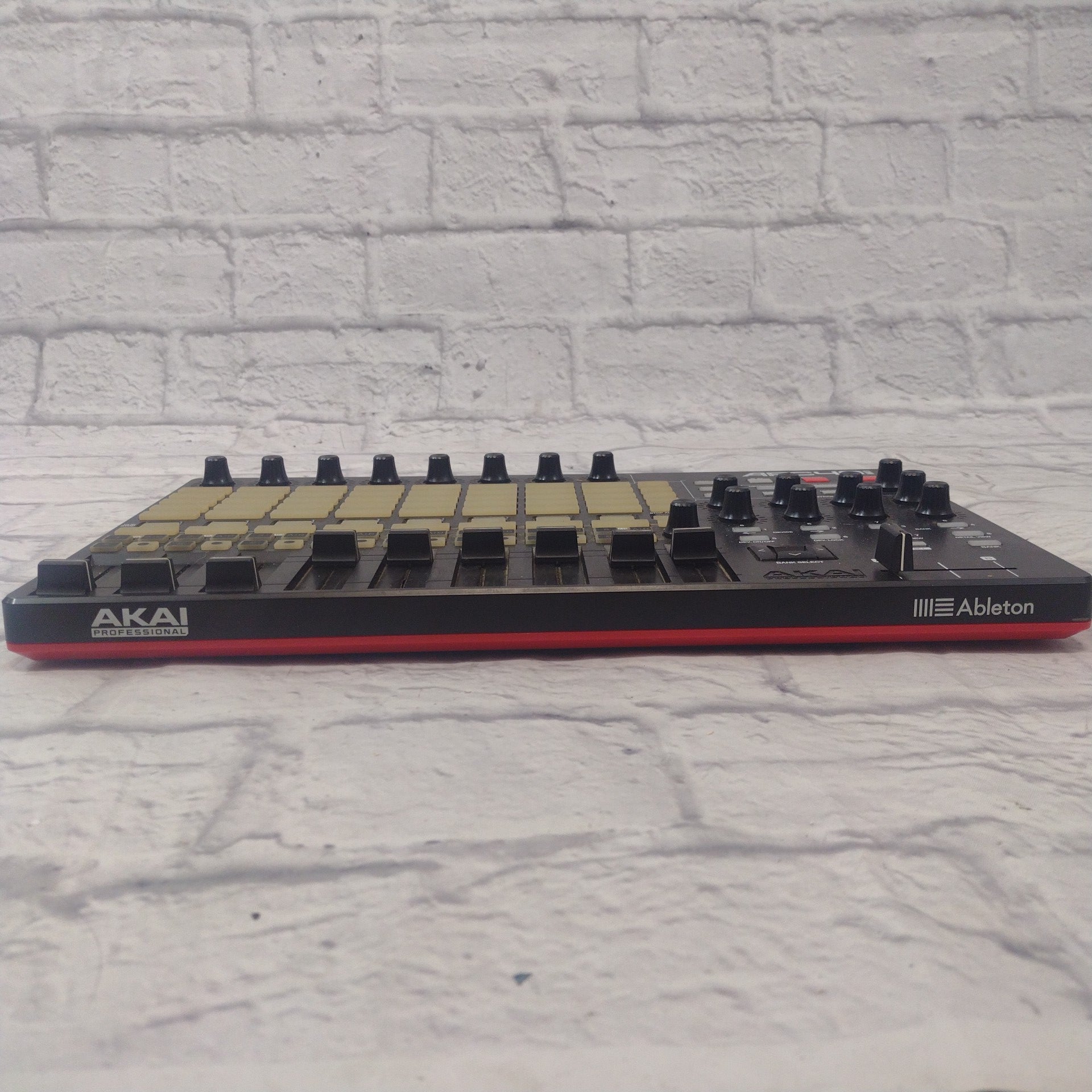 Akai APC 40 MKII - Evolution Music